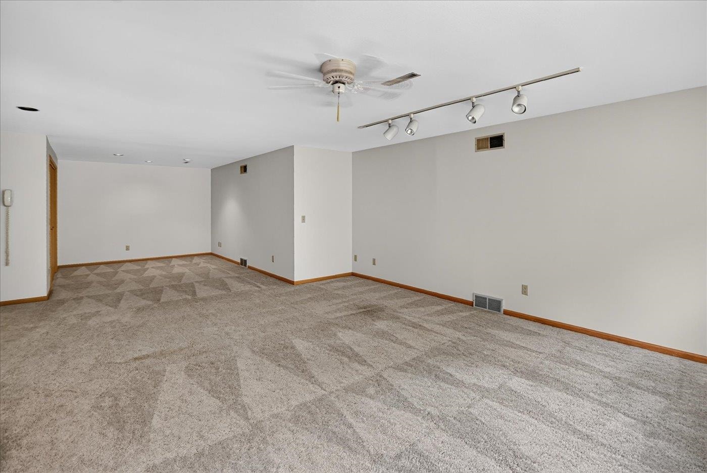 5953 Woodcreek Lane, #5953, Middleton, WI 53562-1974