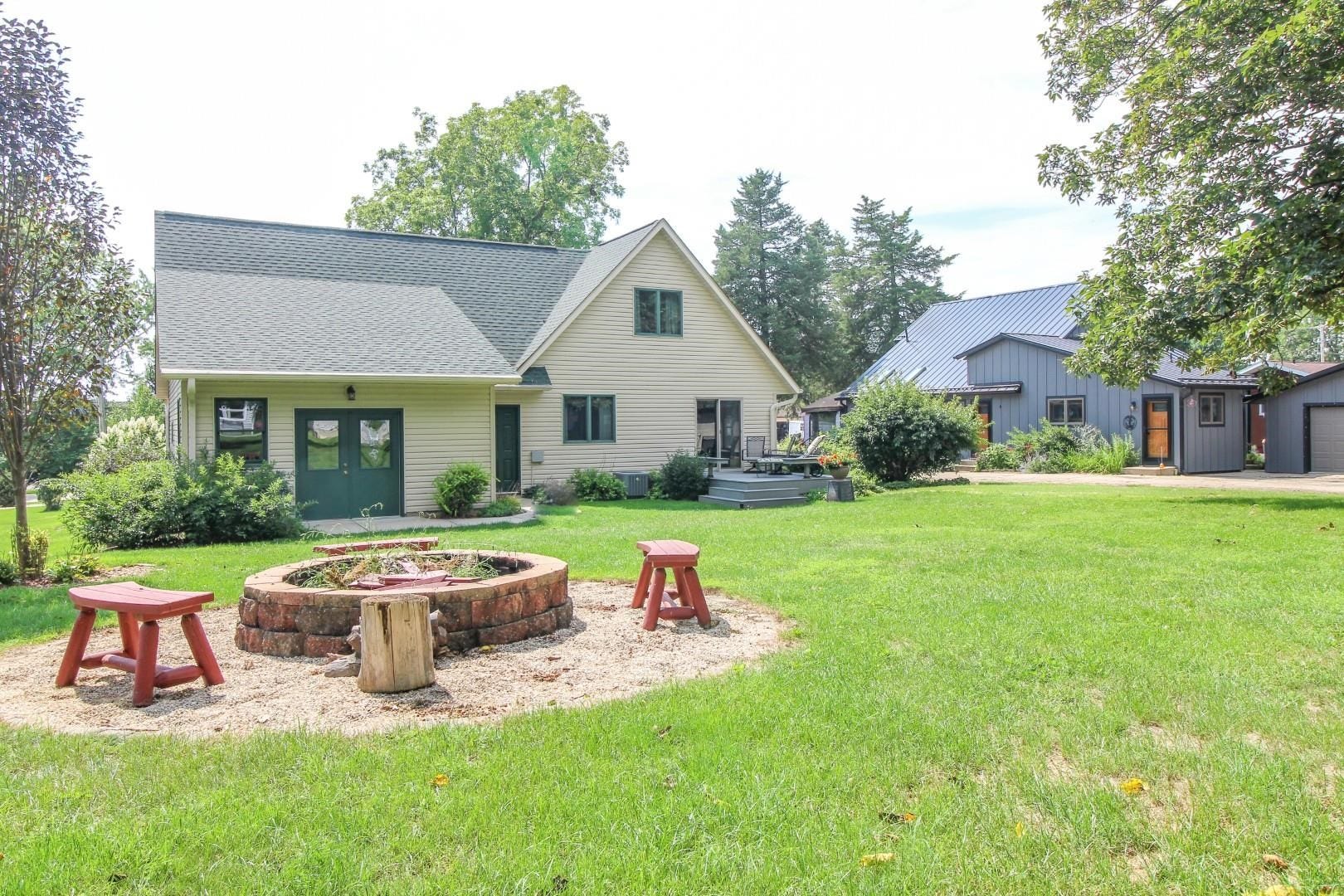 W9056 Ripley Road, Oakland, WI 53523