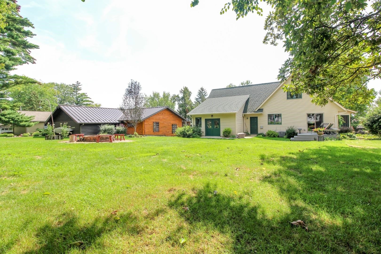 W9056 Ripley Road, Oakland, WI 53523