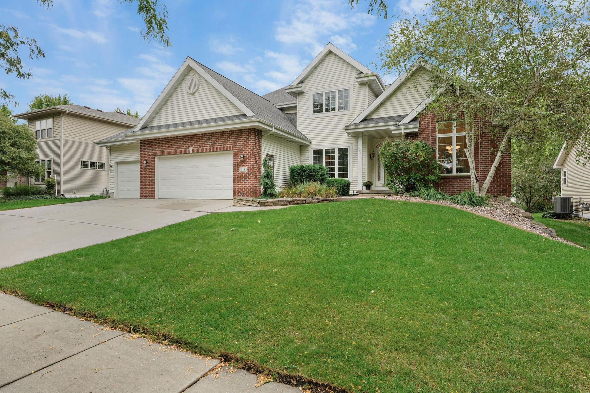 913 Countryside Crossing, Waunakee, WI 53597