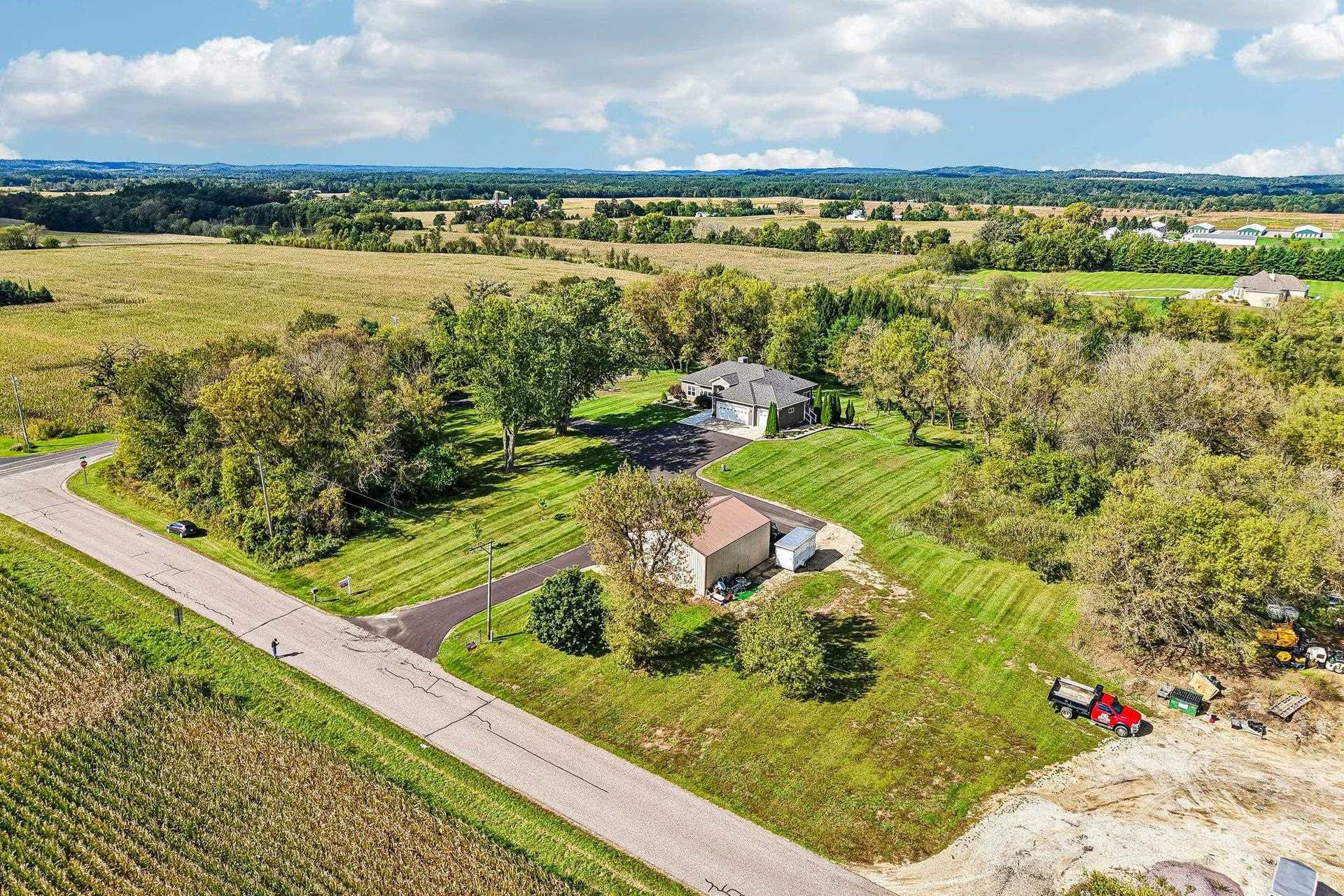 E9722 N Reedsburg Road, Delton, WI 53959