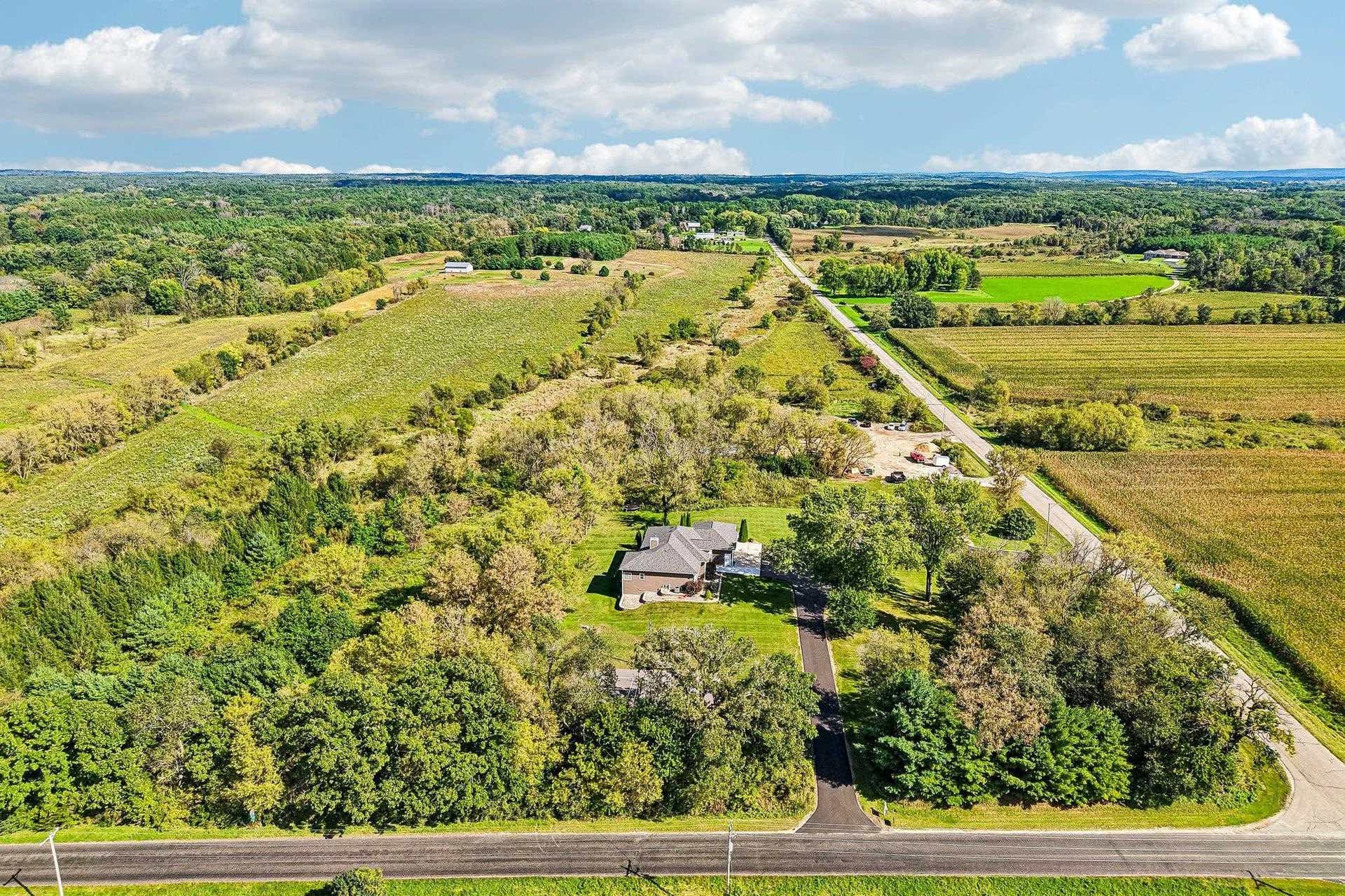 E9722 N Reedsburg Road, Delton, WI 53959