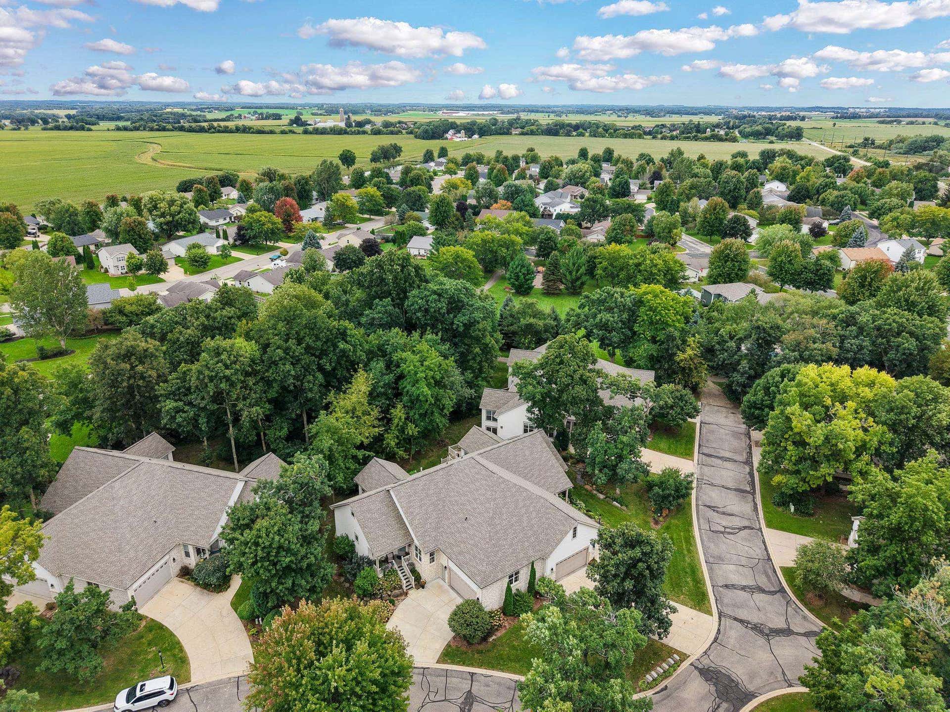 1320 Woodgrove Way, Sun Prairie, WI 53590