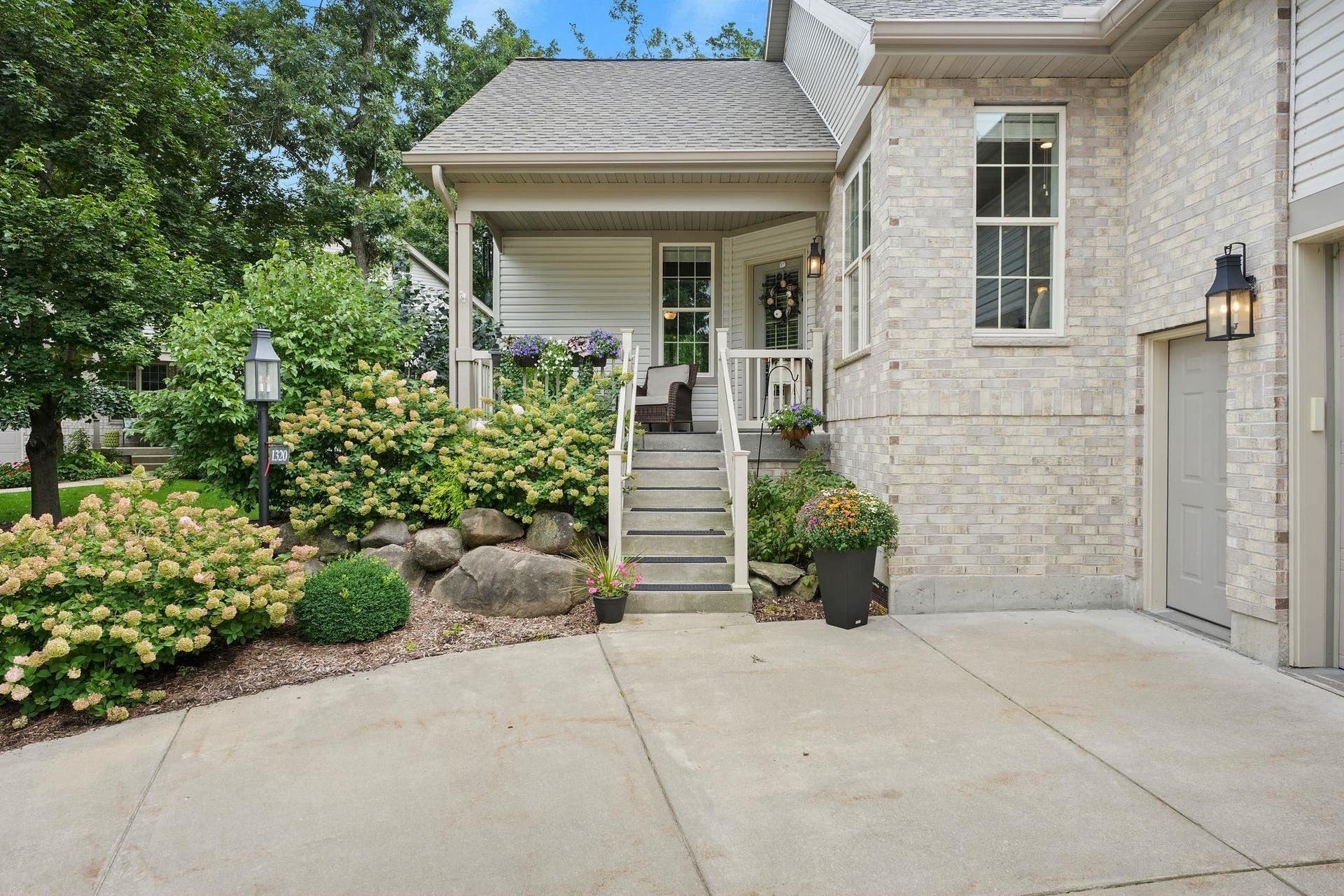 1320 Woodgrove Way, Sun Prairie, WI 53590