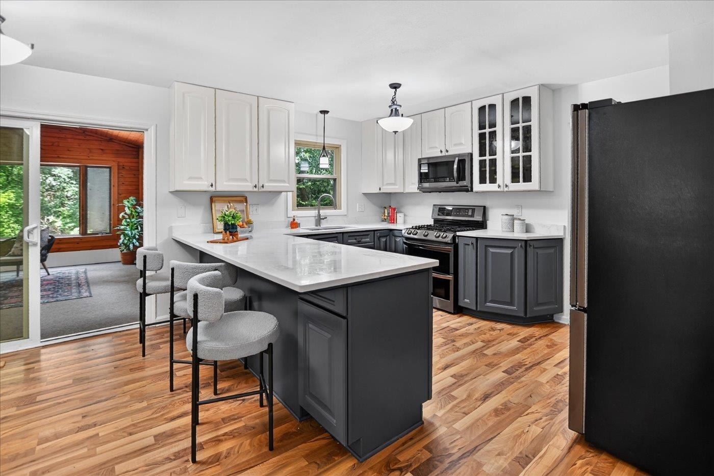 2658 Oak Crest Circle, Sun Prairie, WI 53590