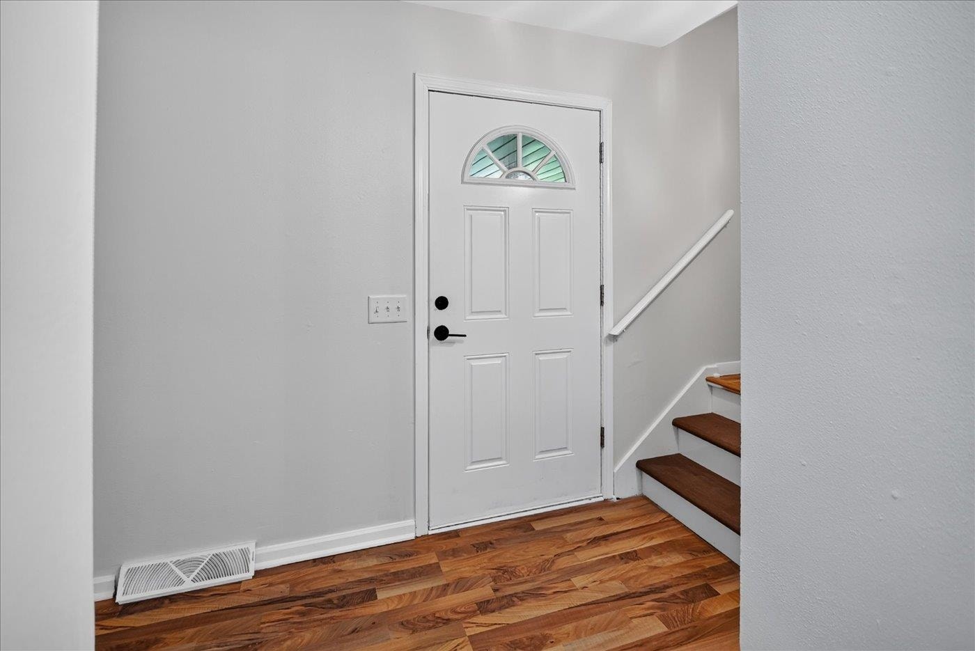 2658 Oak Crest Circle, Sun Prairie, WI 53590