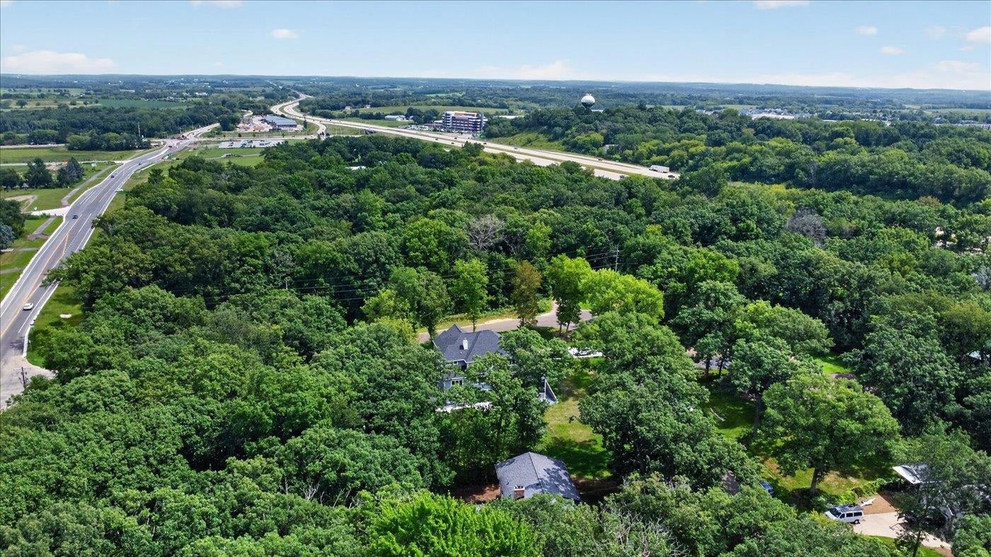 2658 Oak Crest Circle, Sun Prairie, WI 53590