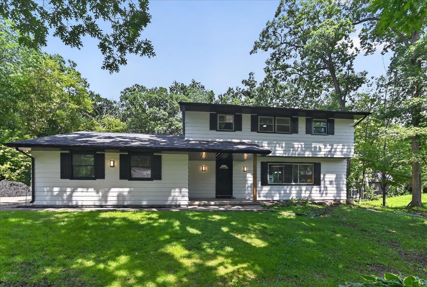 2658 Oak Crest Circle, Sun Prairie, WI 53590