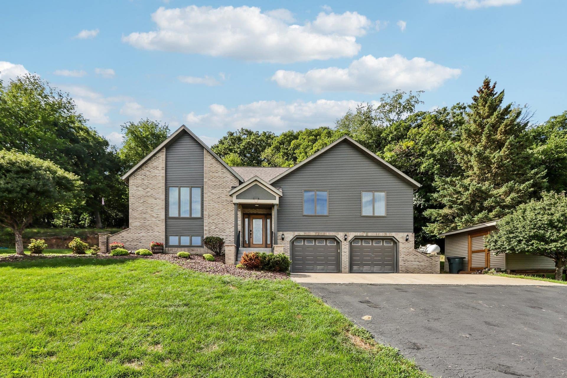N6485 Kroghville Road, Lake Mills, WI 53594