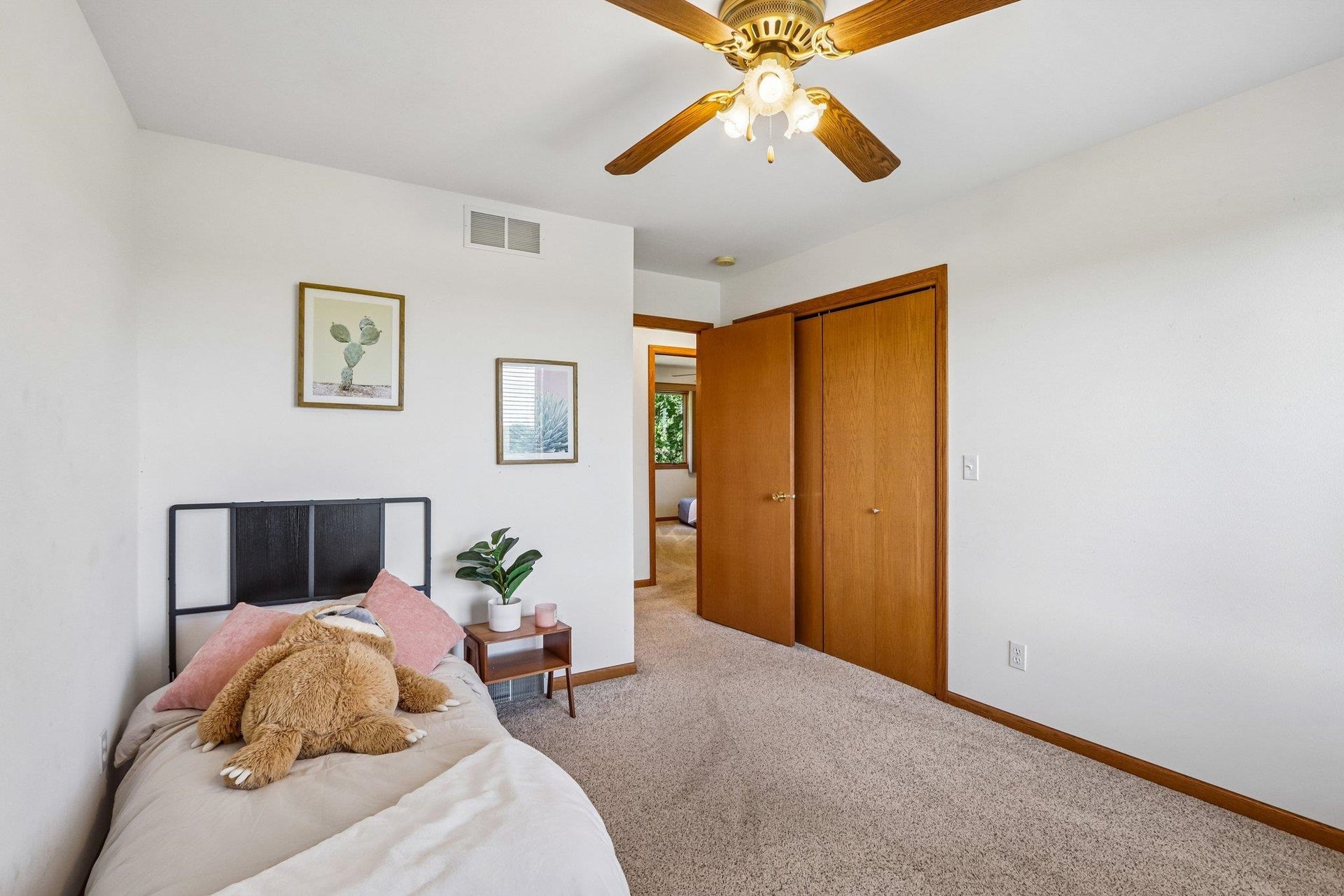 N6485 Kroghville Road, Lake Mills, WI 53594