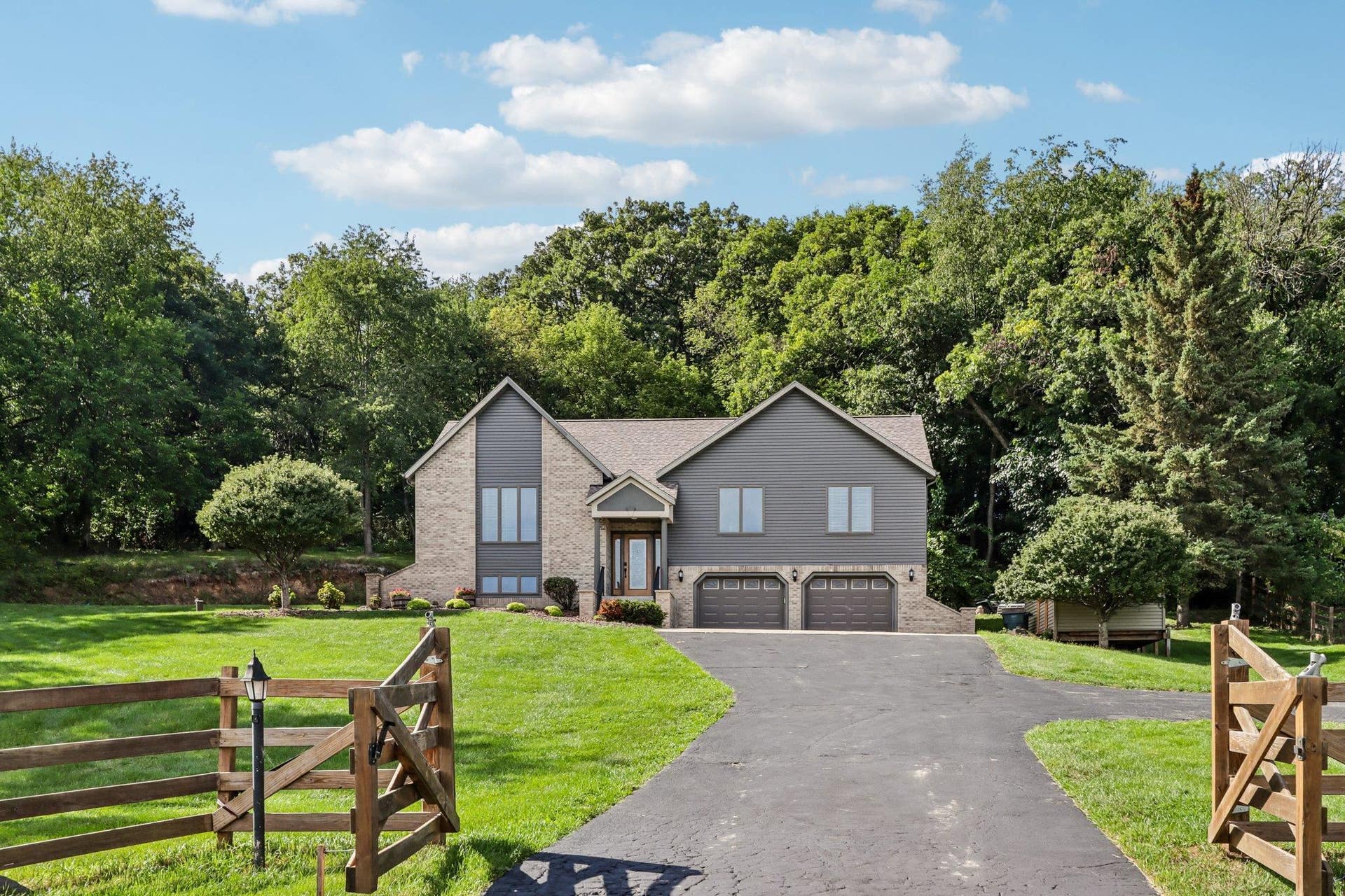 N6485 Kroghville Road, Lake Mills, WI 53594