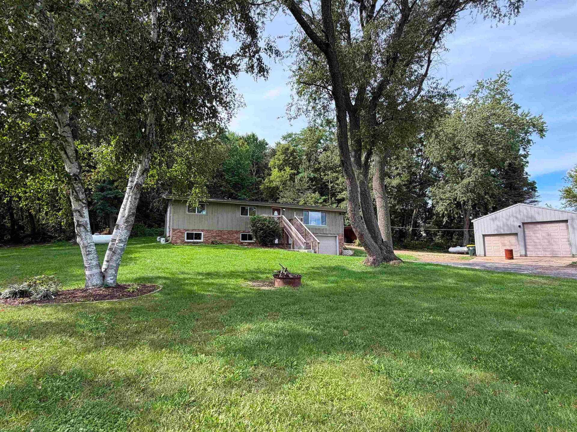 S2437 Meadowview Road, Winfield, WI 53959