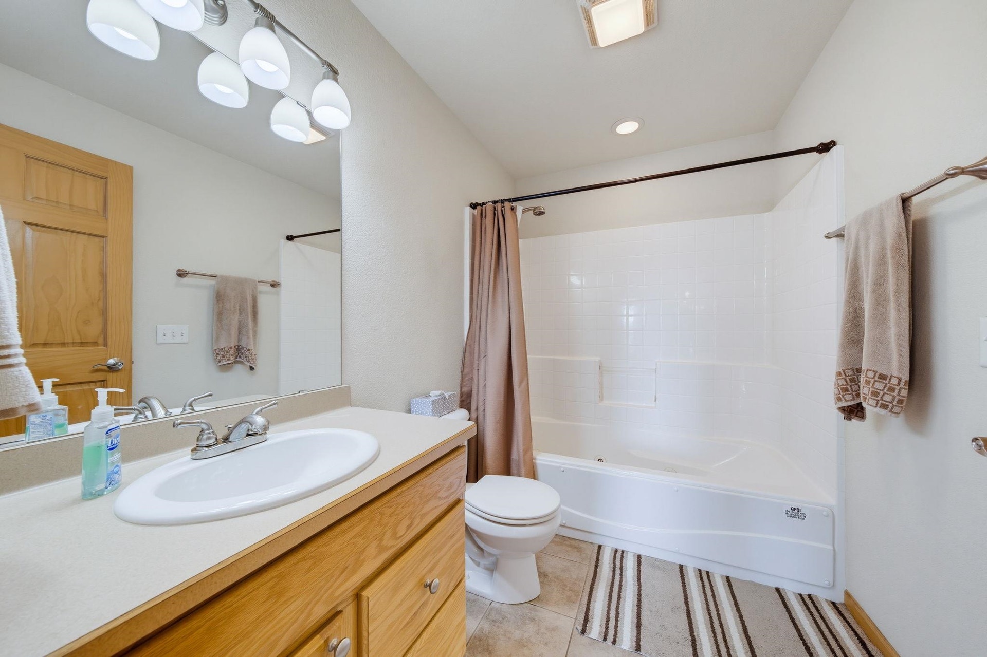 1241 N Pine Street, Sun Prairie, WI 53590