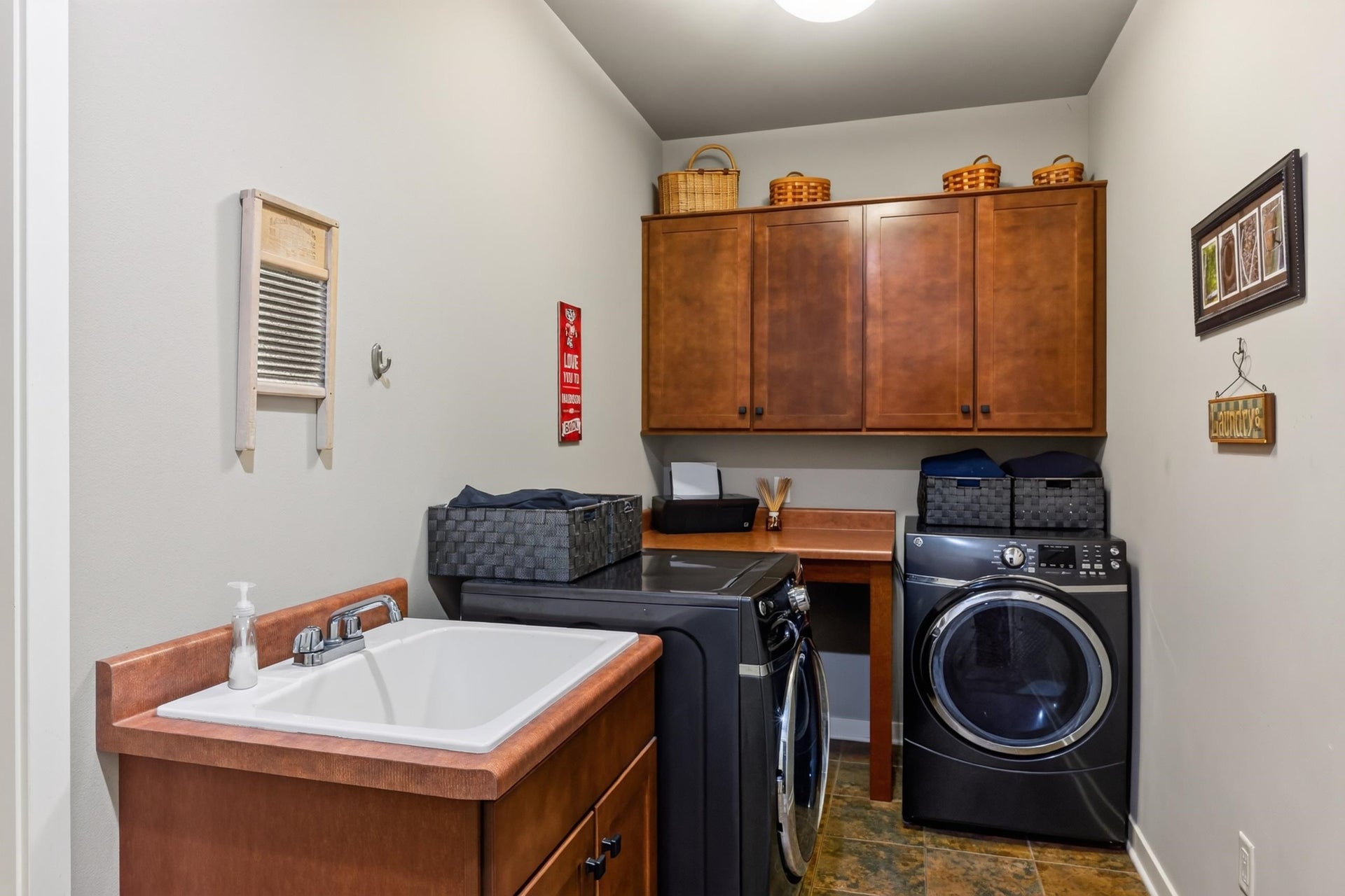 8201 Saddle Stone Lane, Madison, WI 53719