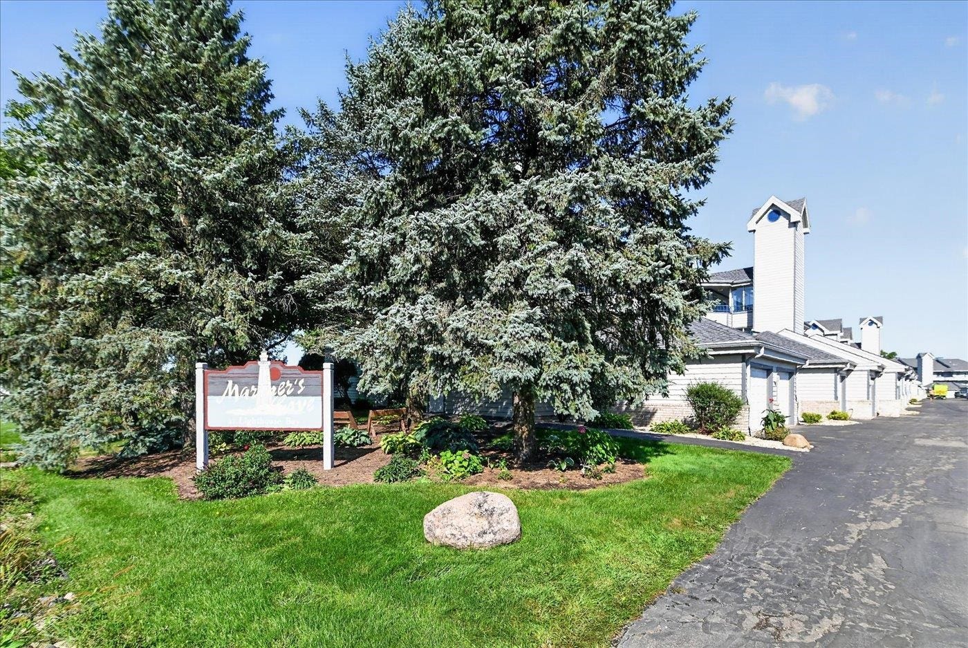 5387 Mariners Cove Drive, #312, Westport, WI 53704