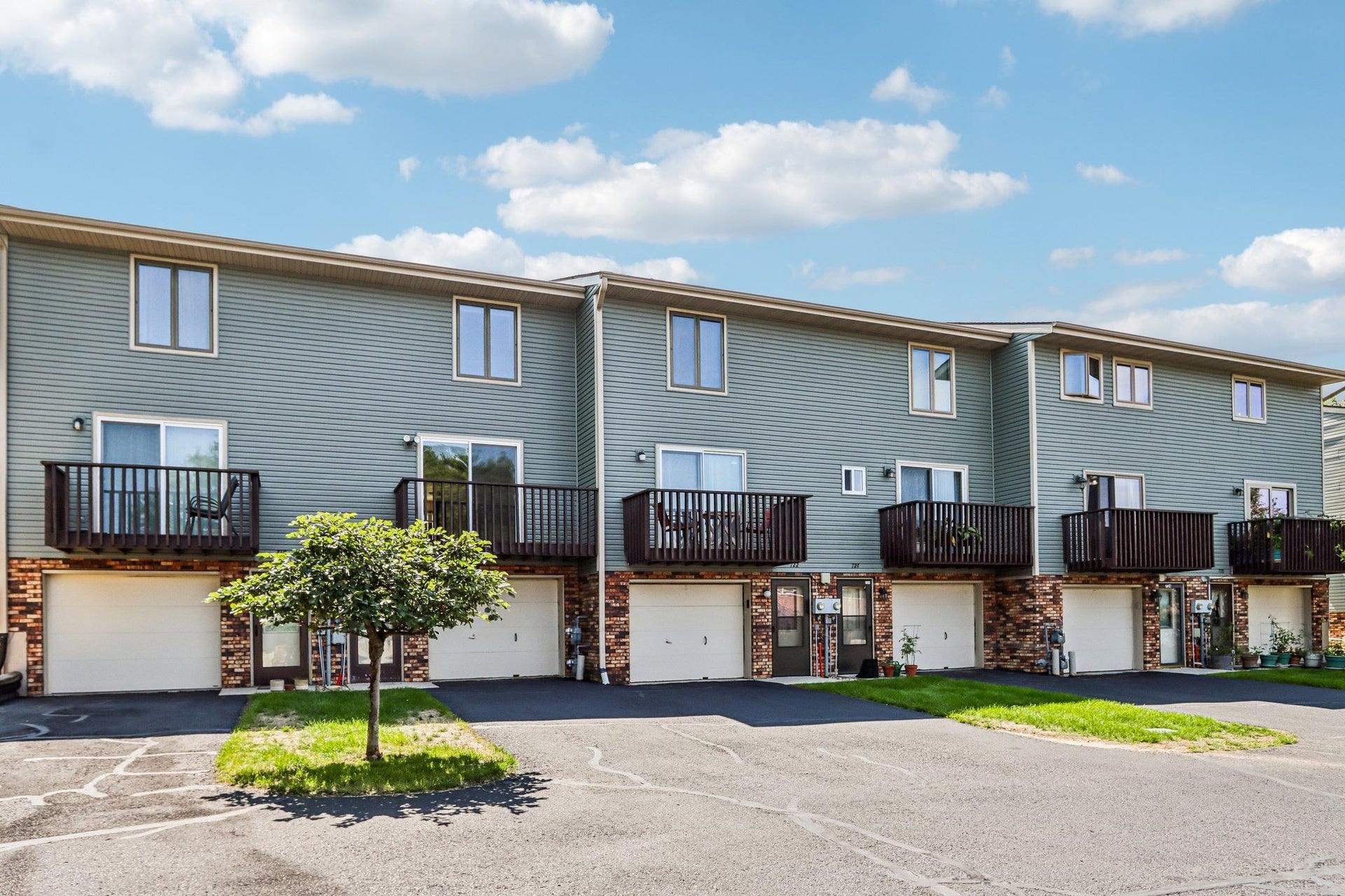 720 South Street, Deforest, WI 53532