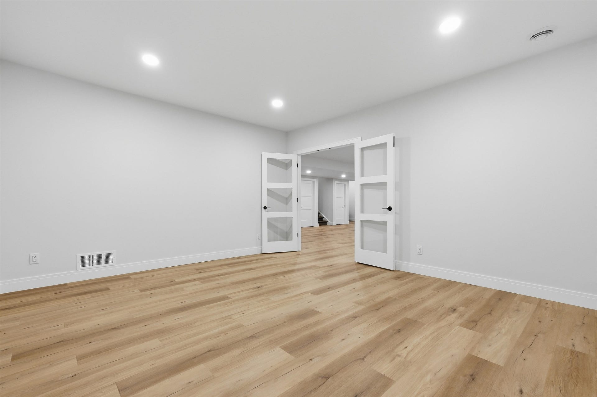 6859 Karolina Way, Bristol, WI 53590