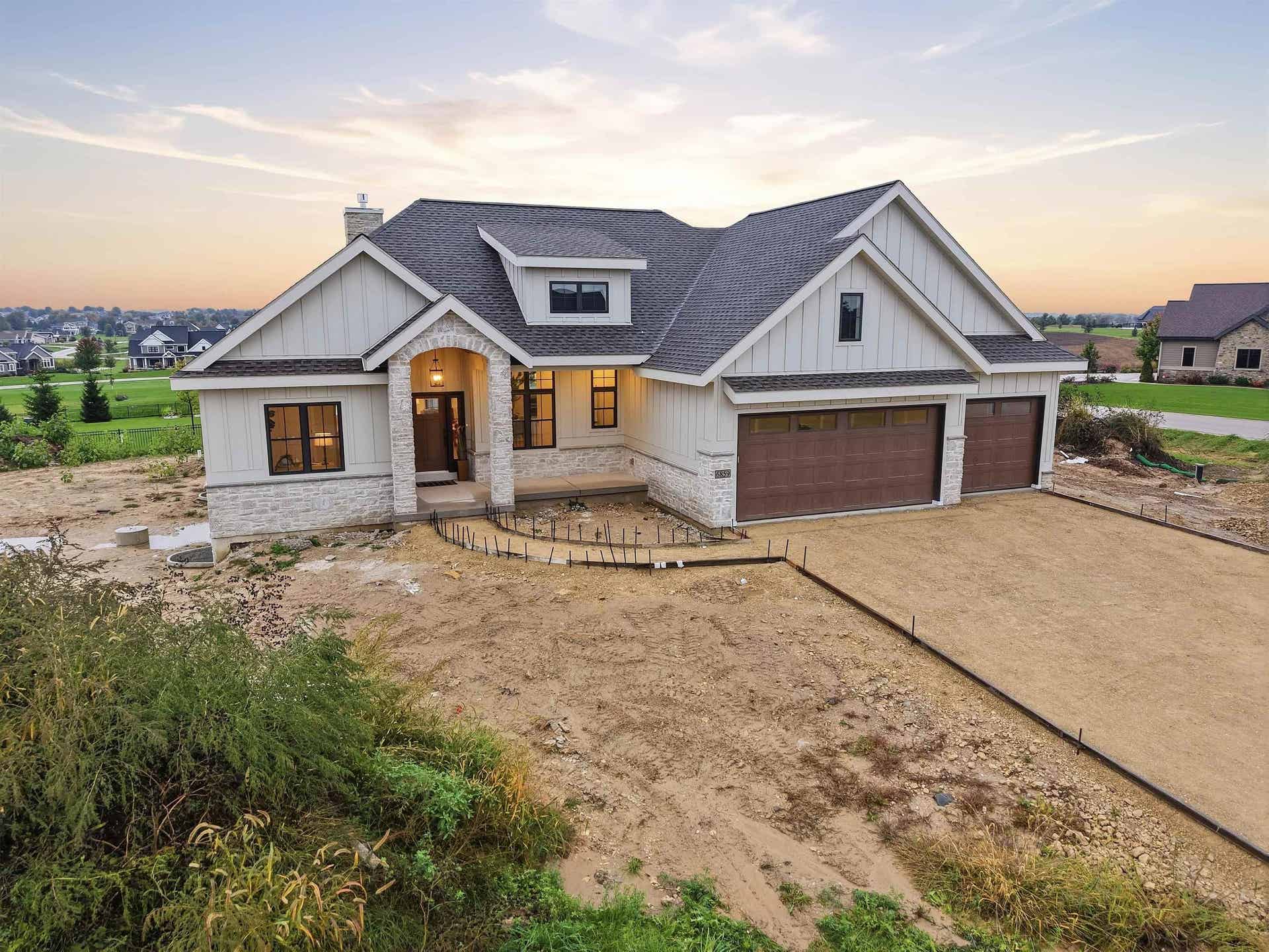 6859 Karolina Way, Bristol, WI 53590