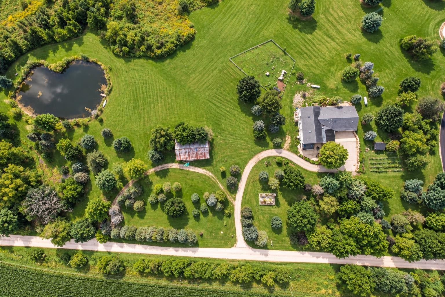 1391 Fritz Road, Montrose, WI 53593