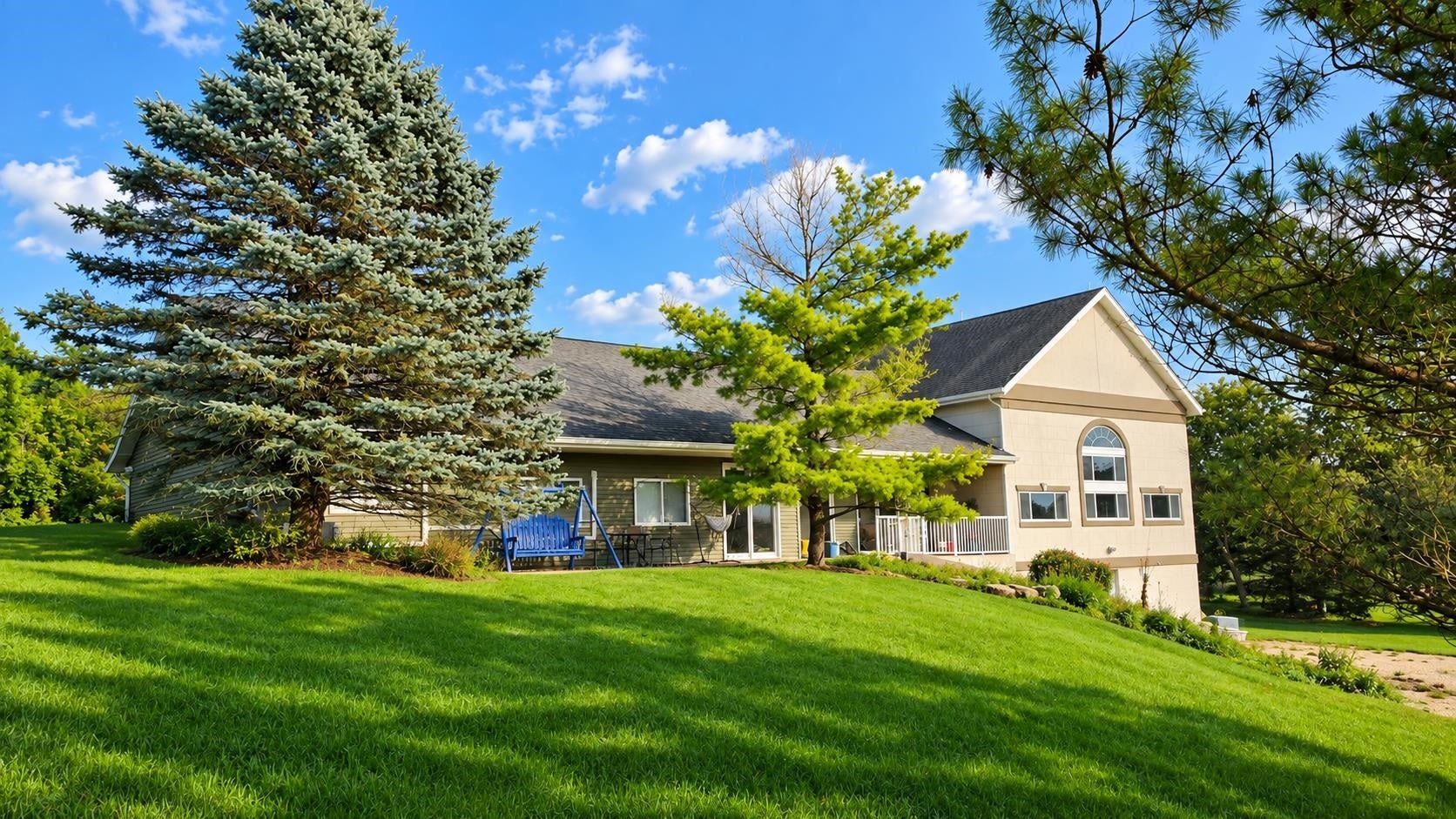 1391 Fritz Road, Montrose, WI 53593