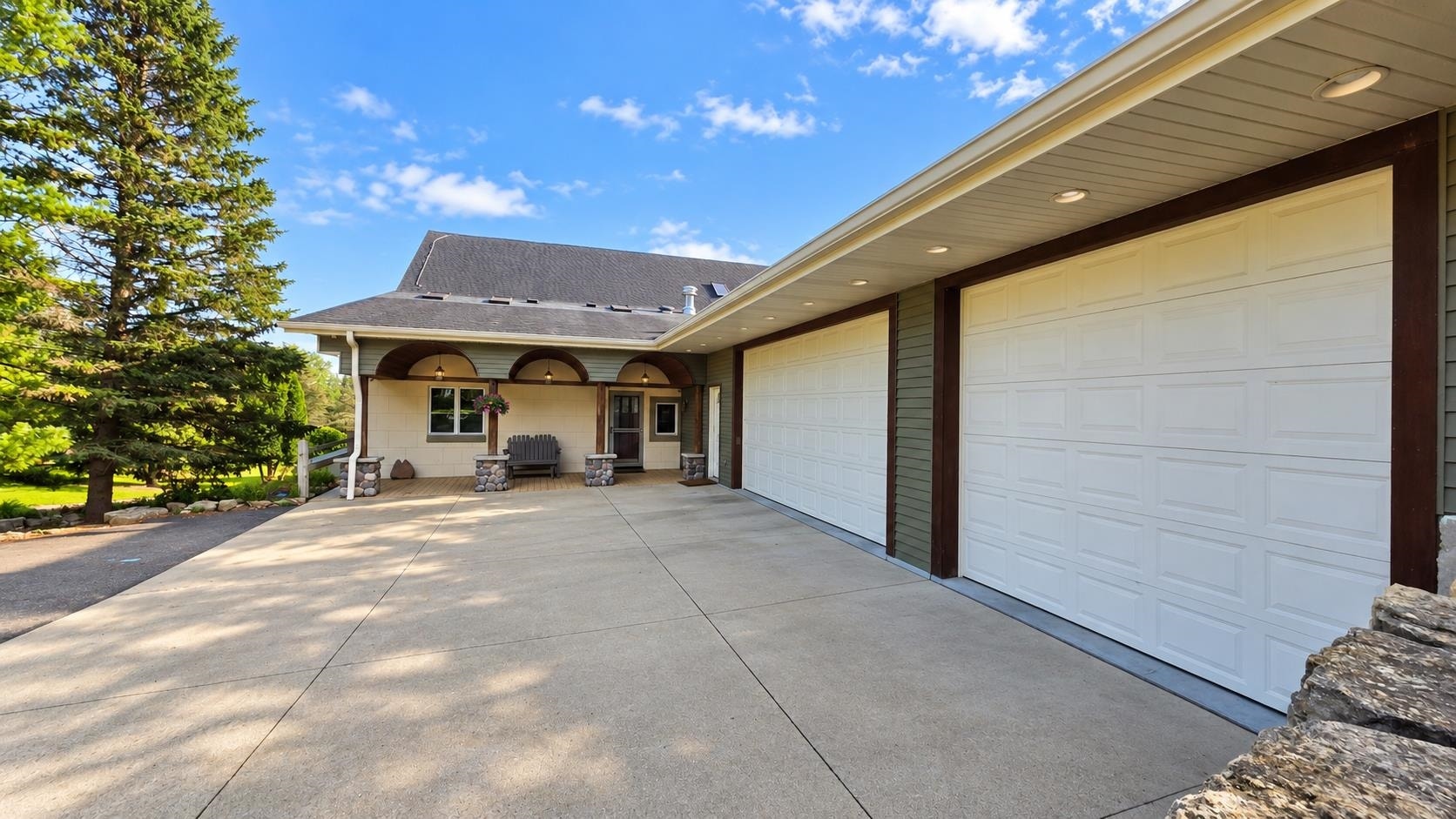 1391 Fritz Road, Montrose, WI 53593