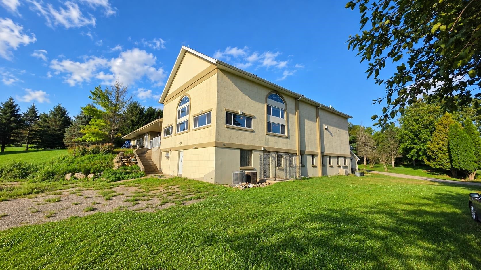 1391 Fritz Road, Montrose, WI 53593