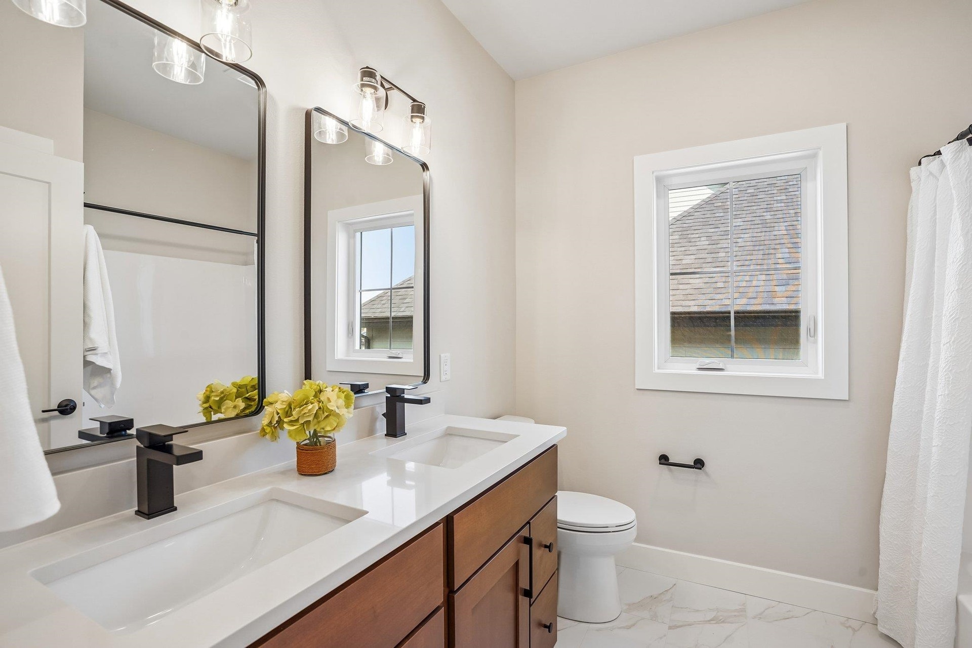 1409 Yeske Drive, Waunakee, WI 53597-8941