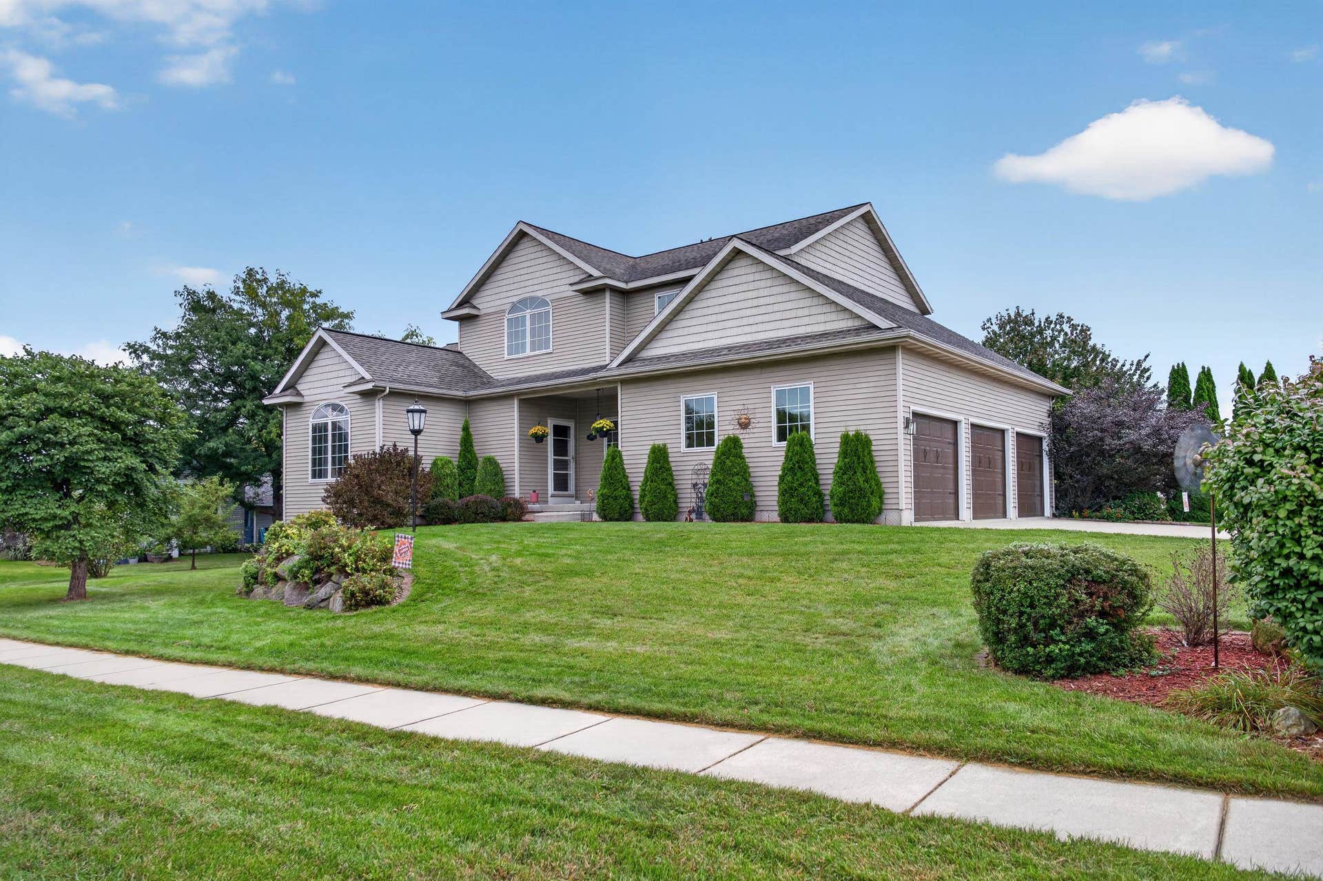 305 Ridgeview Lane, Columbus, WI 53925