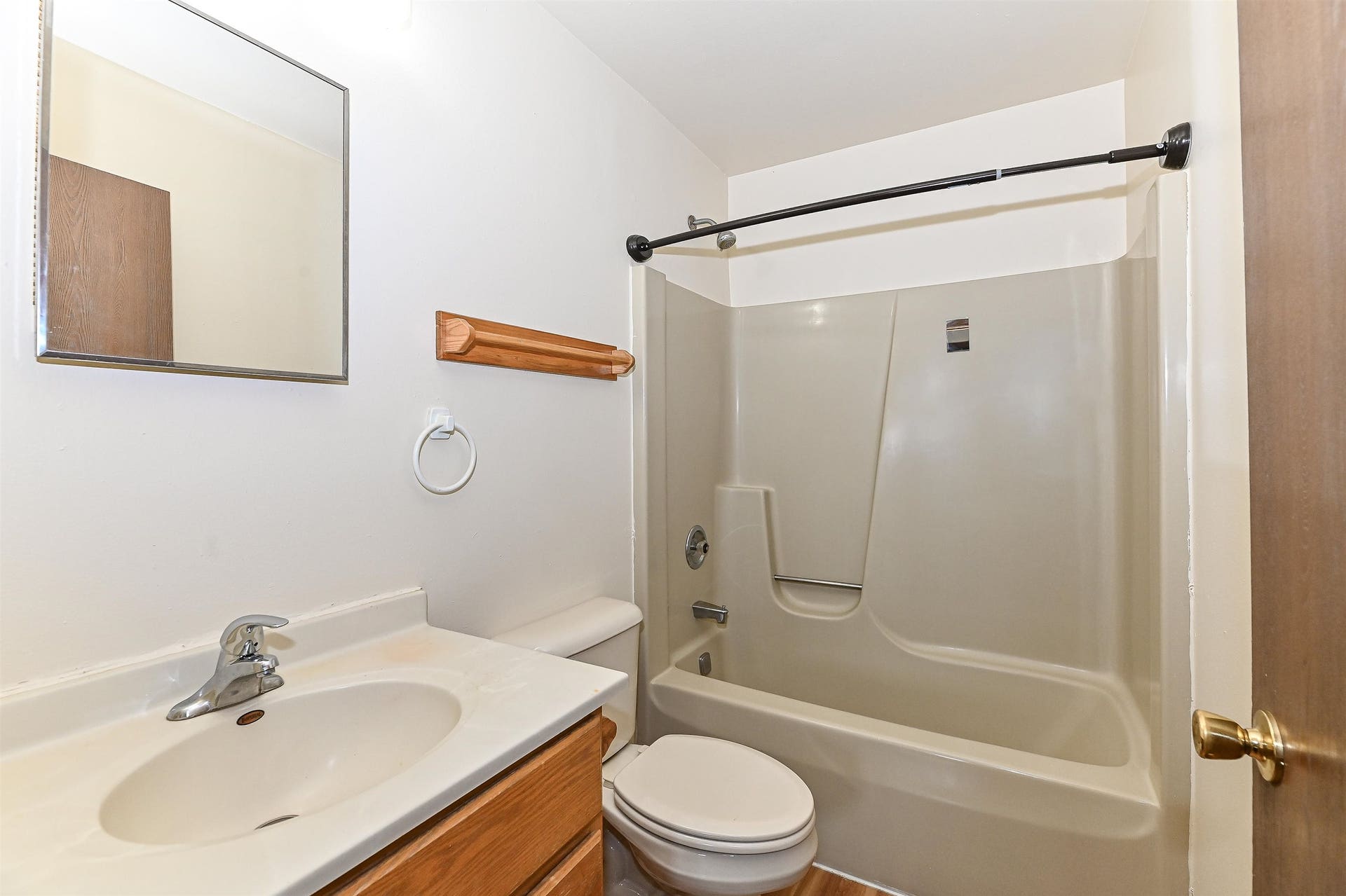 718 W Grange Avenue, Milwaukee, WI 53221