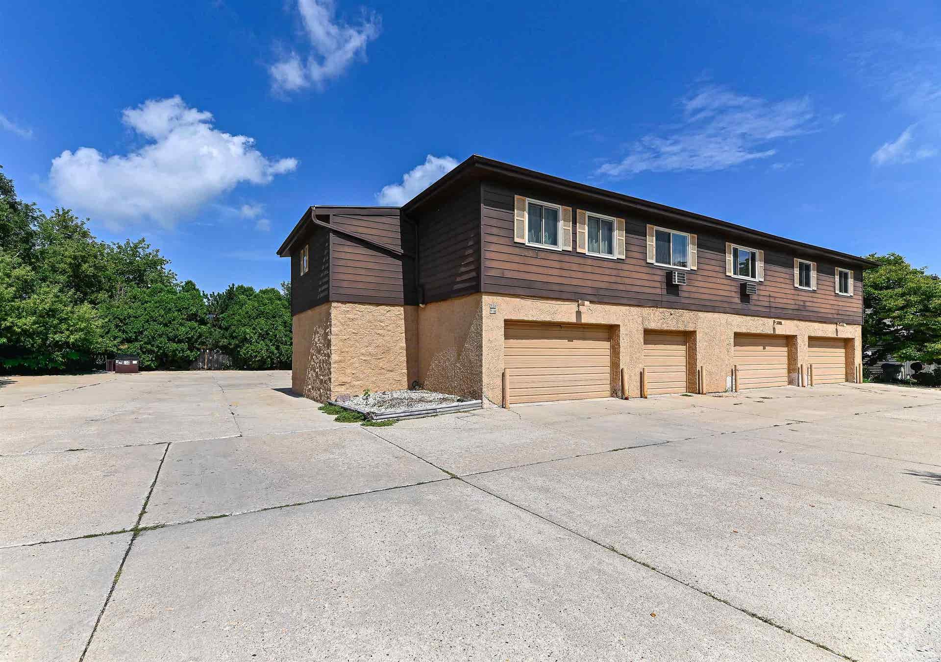 718 W Grange Avenue, Milwaukee, WI 53221