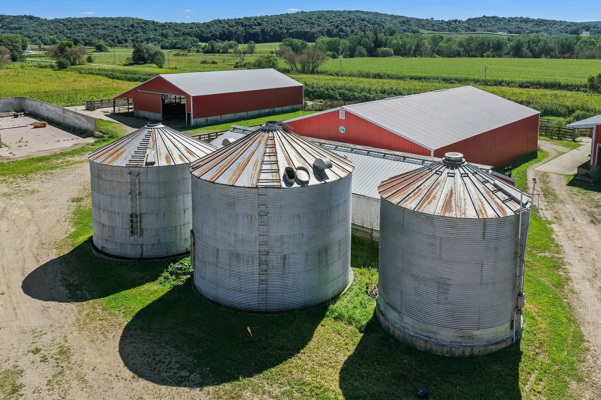 S4452 Grote Hill Road, Reedsburg, WI 53959