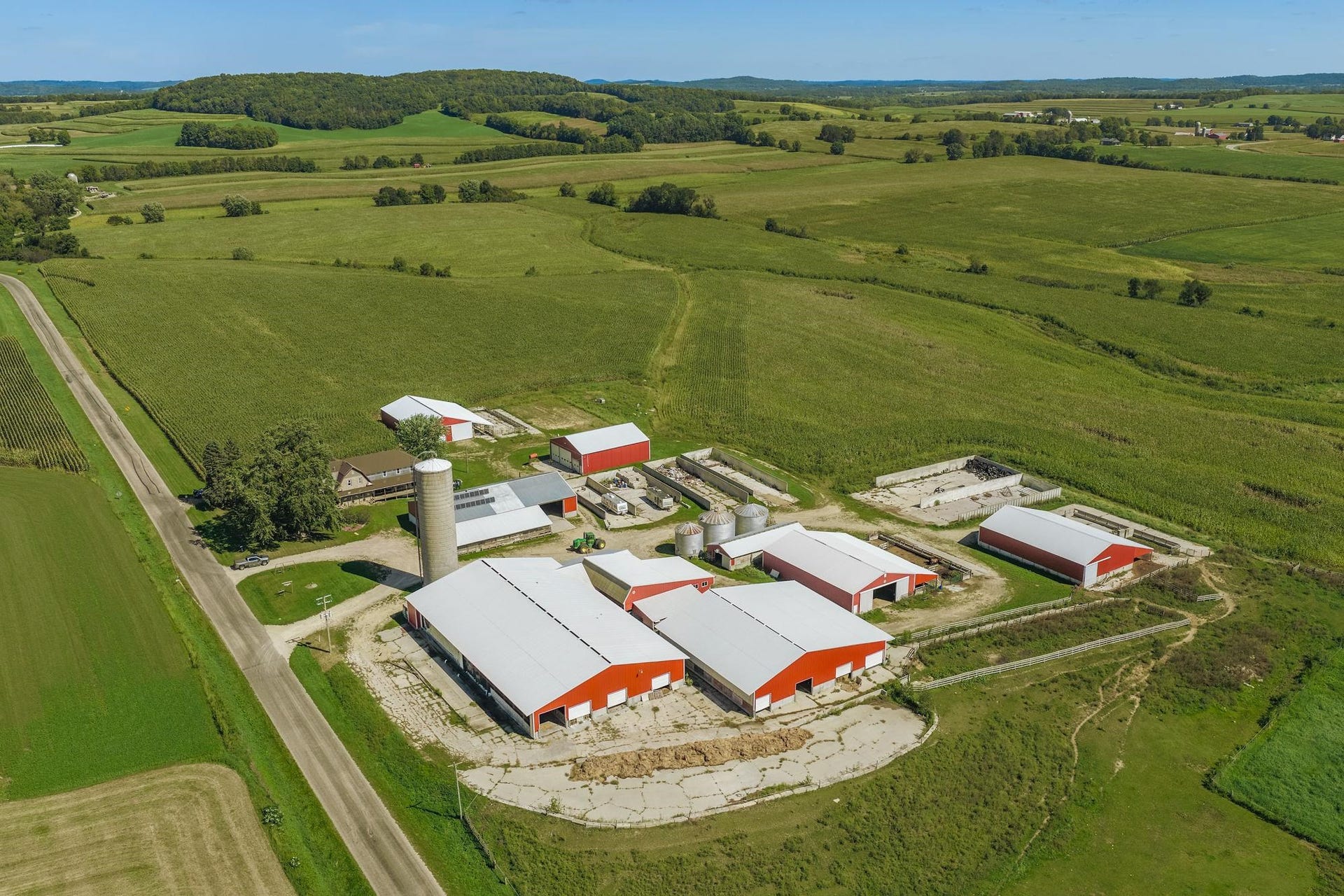 S4452 Grote Hill Road, Reedsburg, WI 53959