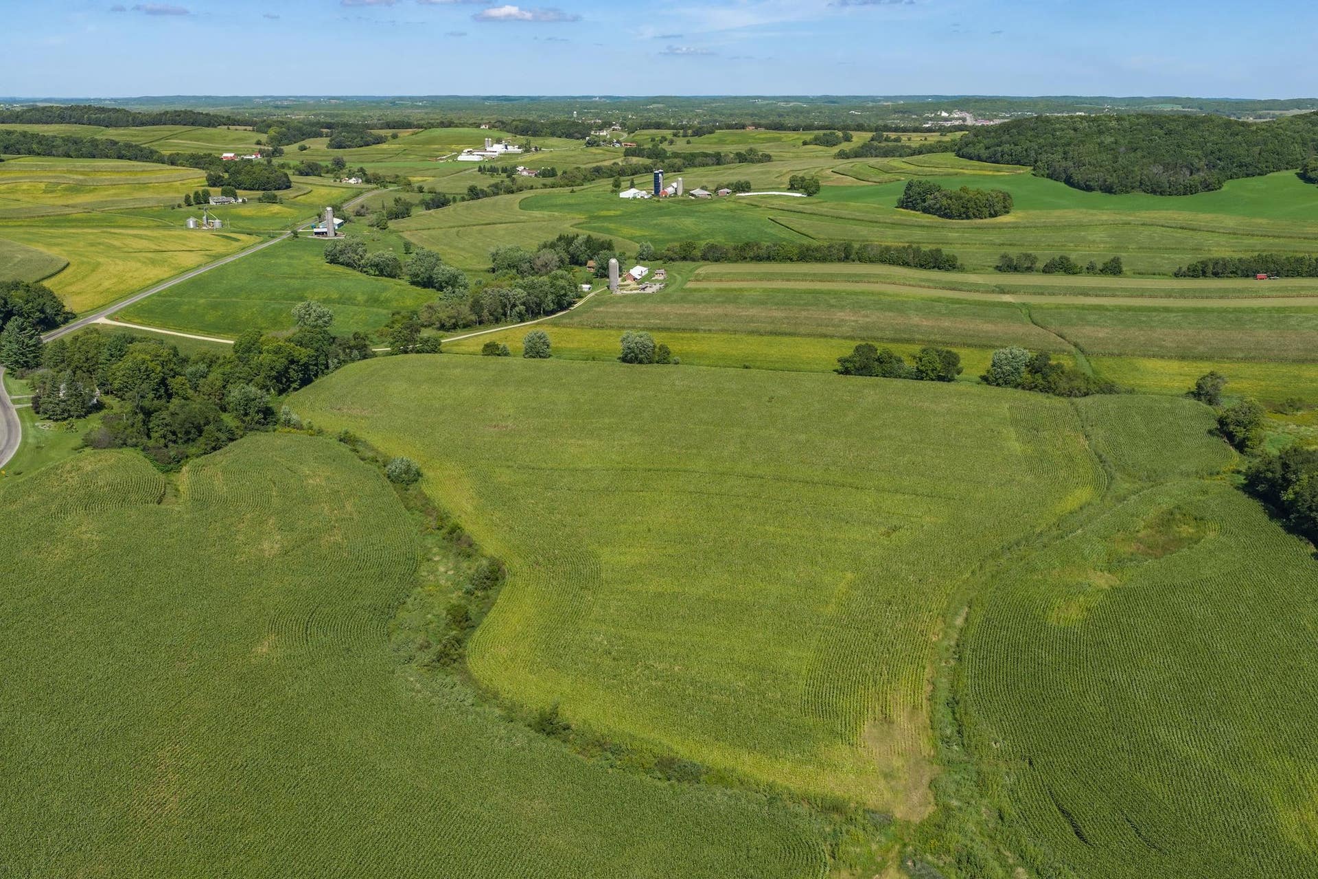 S4452 Grote Hill Road, Reedsburg, WI 53959