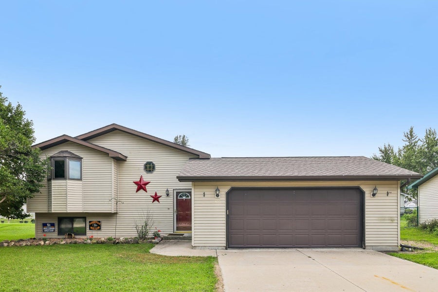 Property photo for 305 W Lafollette Street, Pardeeville, WI