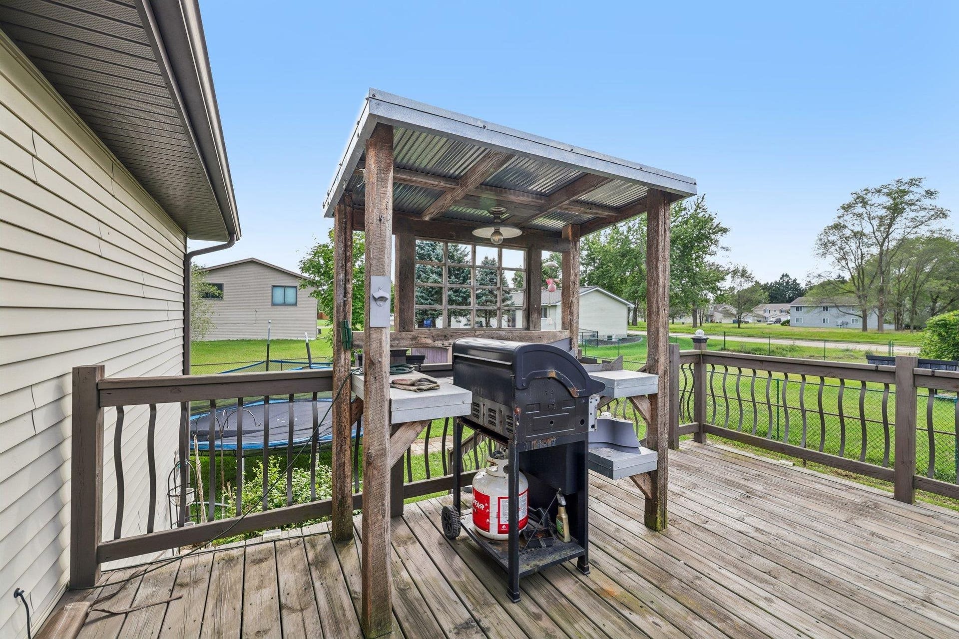 305 W Lafollette Street, Pardeeville, WI 53954