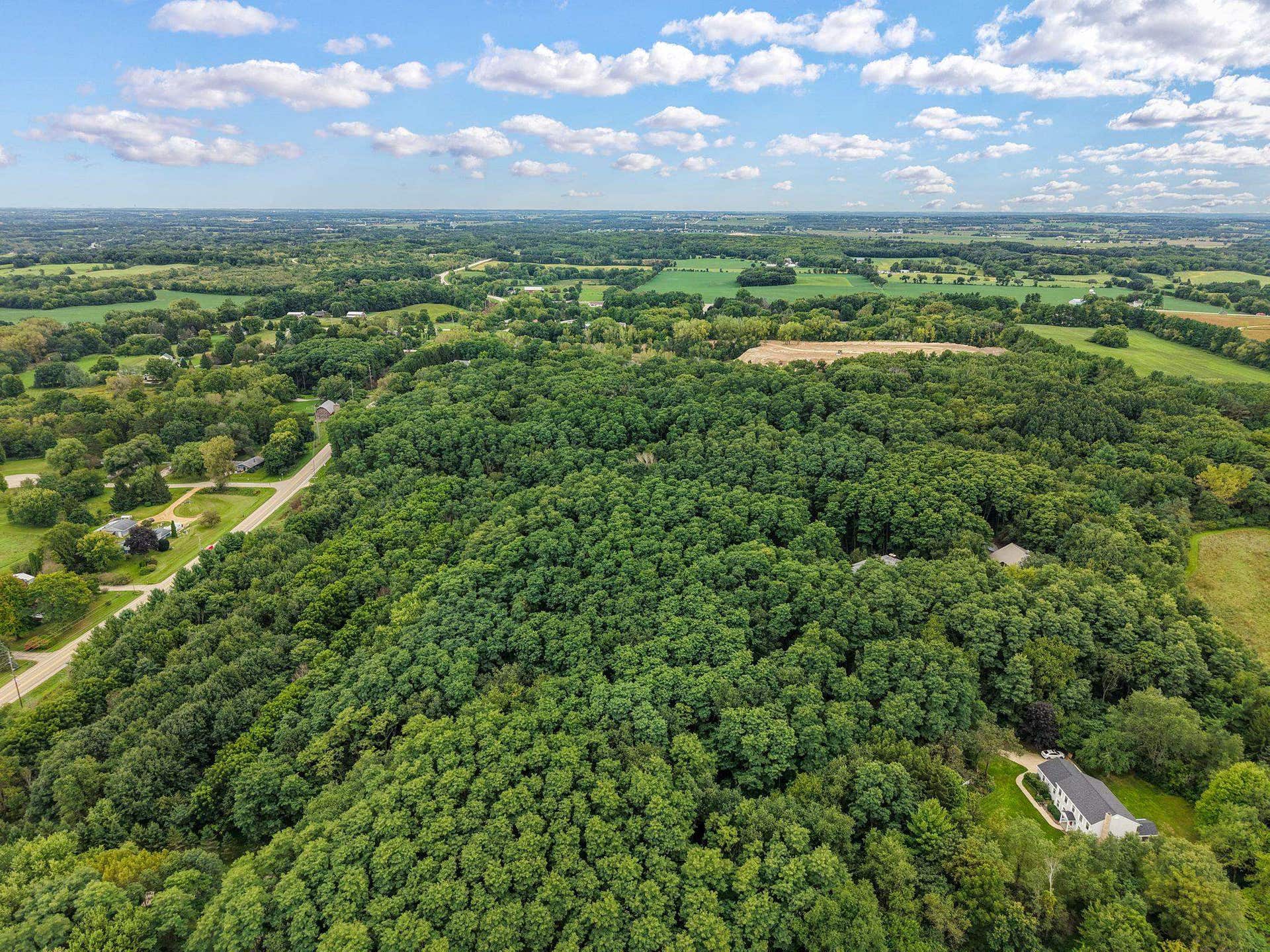 899 County Rd Mm, Oregon, WI 53575