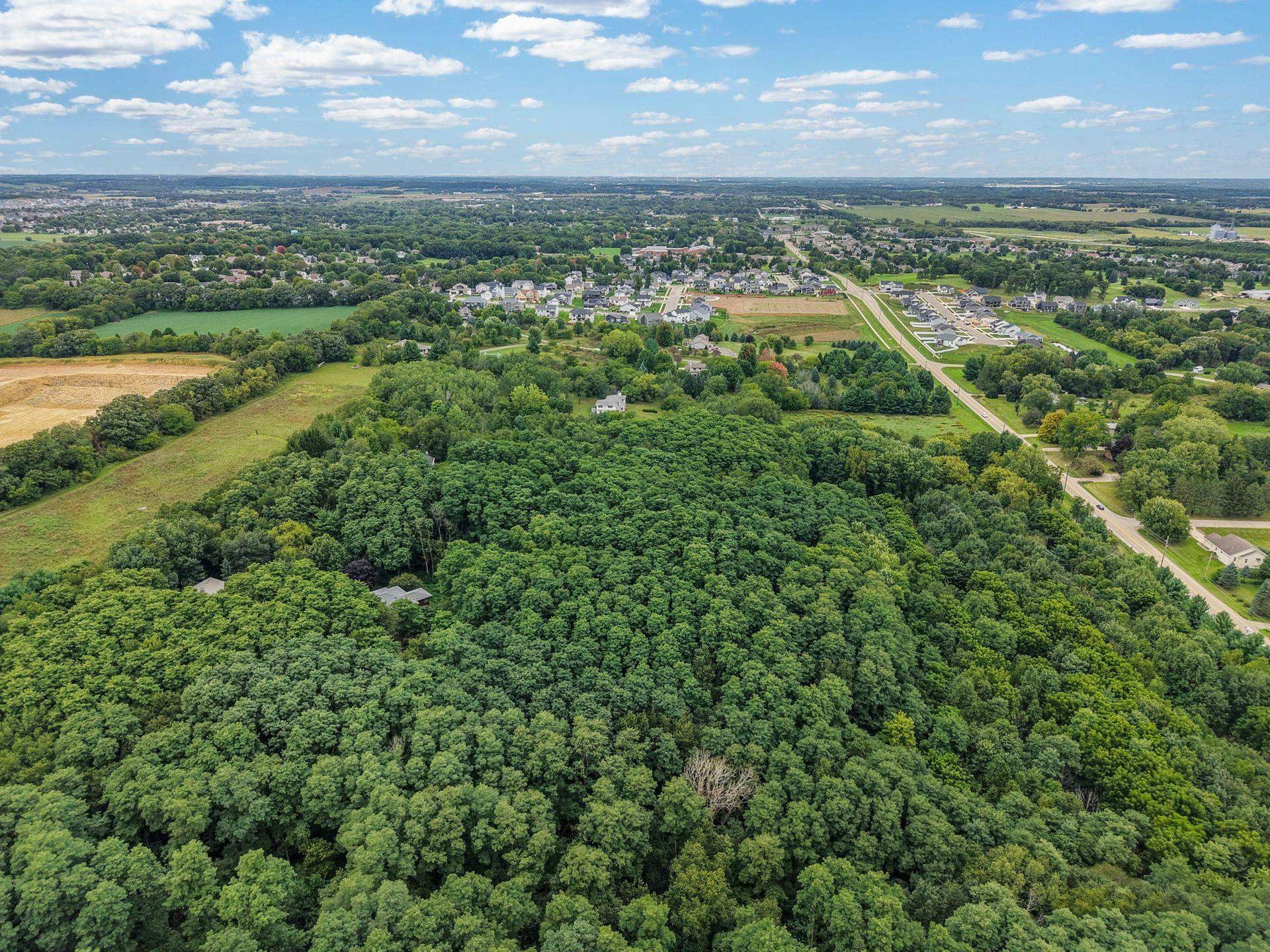 899 County Rd Mm, Oregon, WI 53575