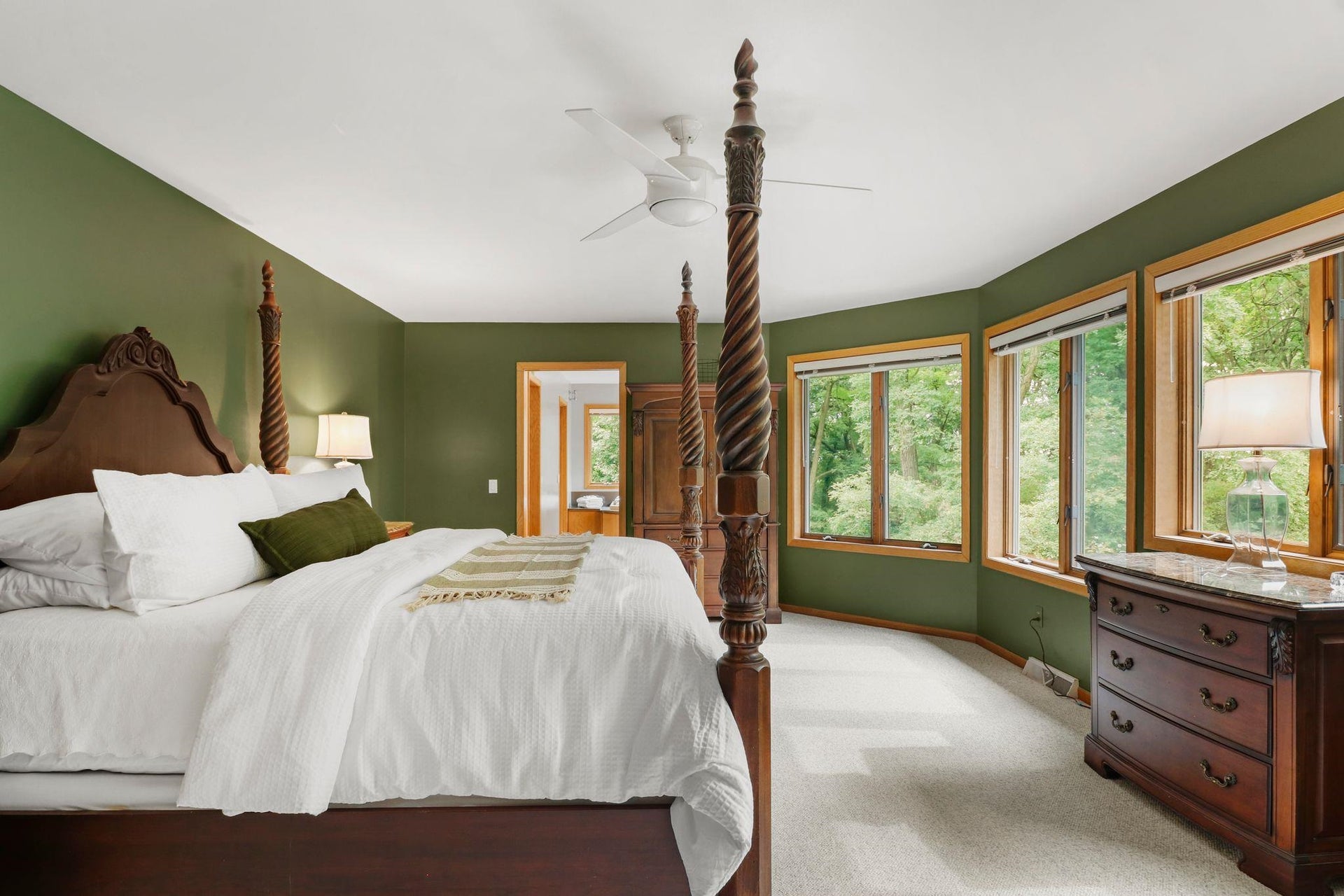 899 County Rd Mm, Oregon, WI 53575