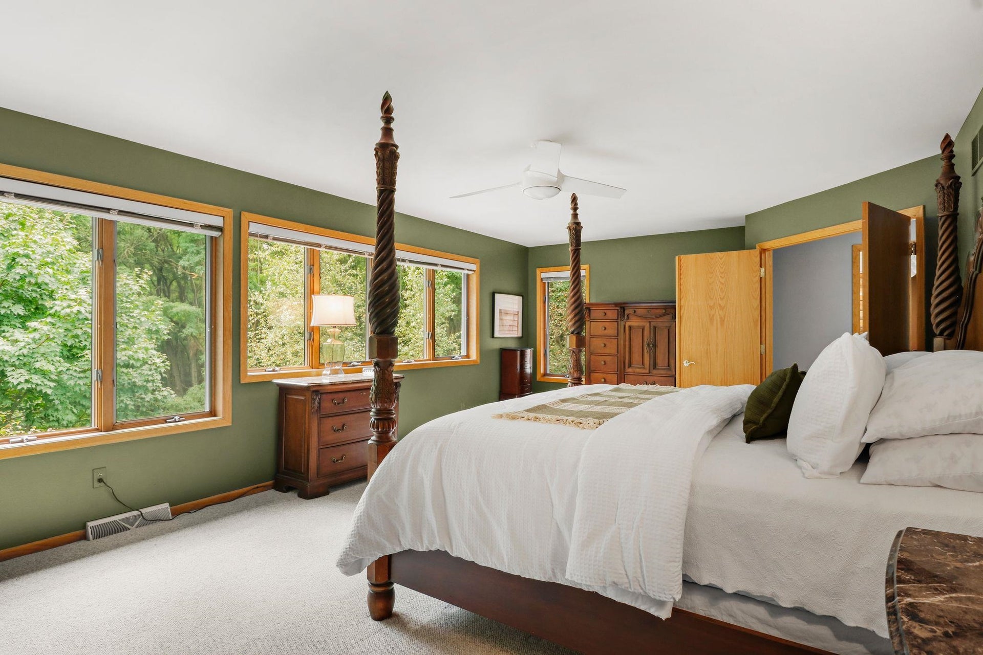 899 County Rd Mm, Oregon, WI 53575