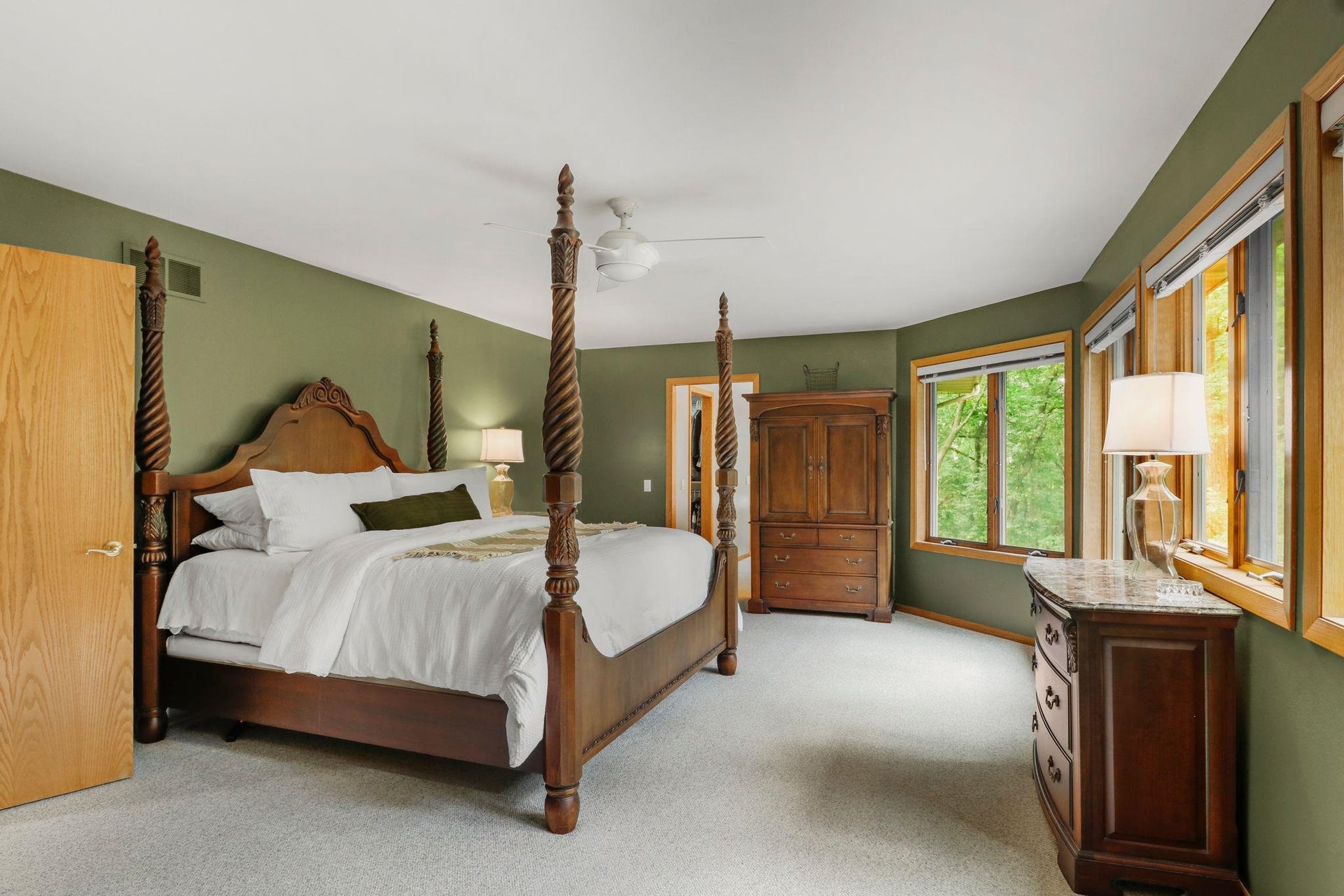 899 County Rd Mm, Oregon, WI 53575