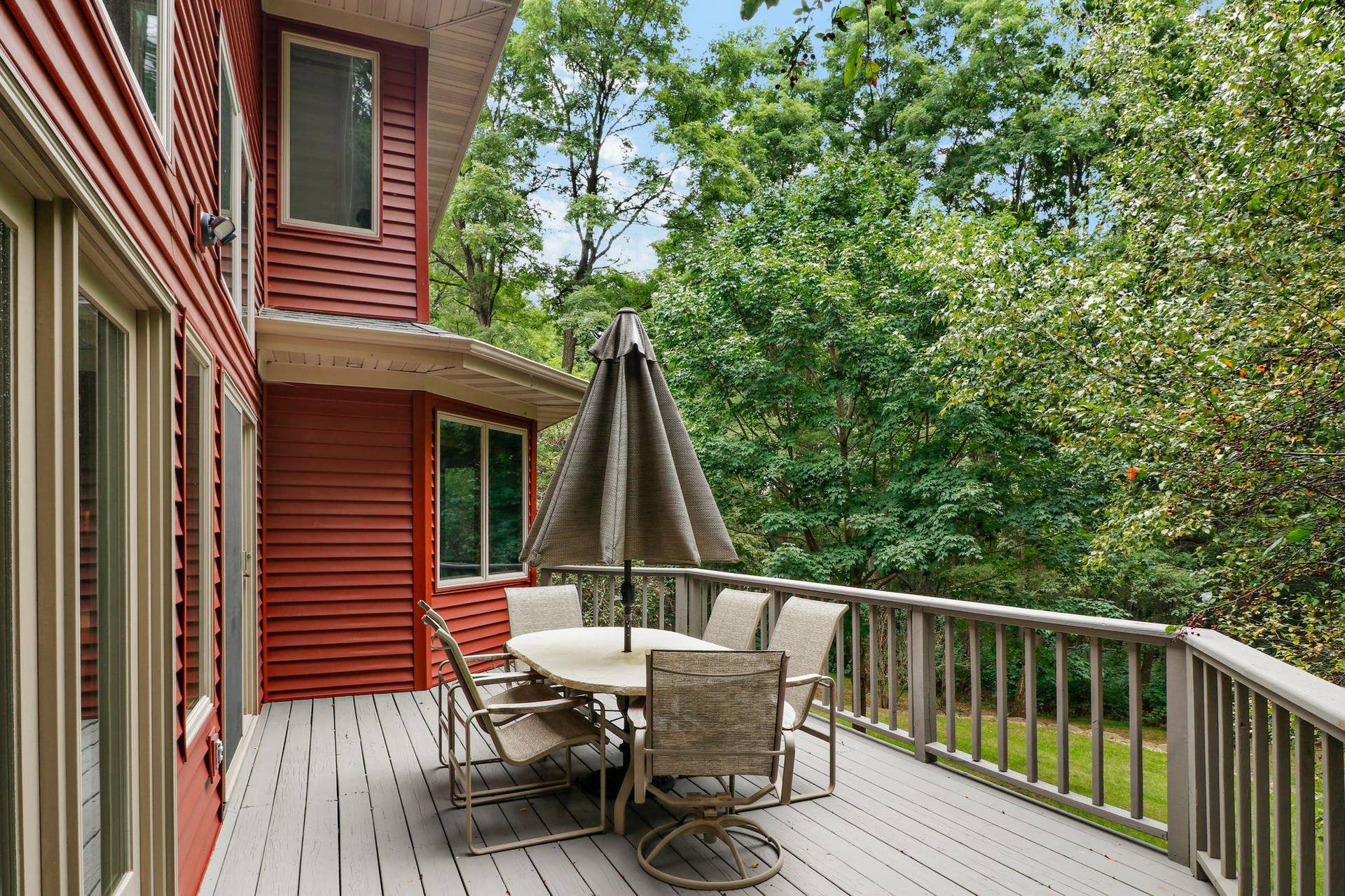 899 County Rd Mm, Oregon, WI 53575