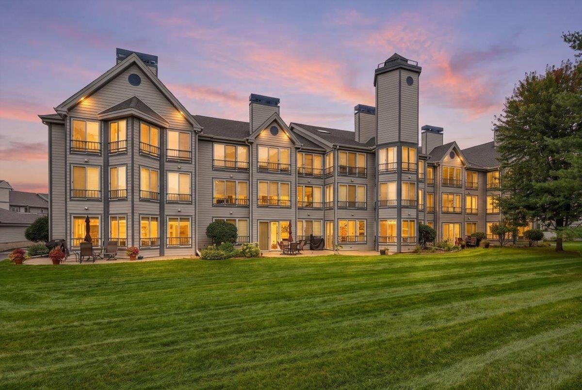5383 Mariners Cove Drive, #414, Westport, WI 53704