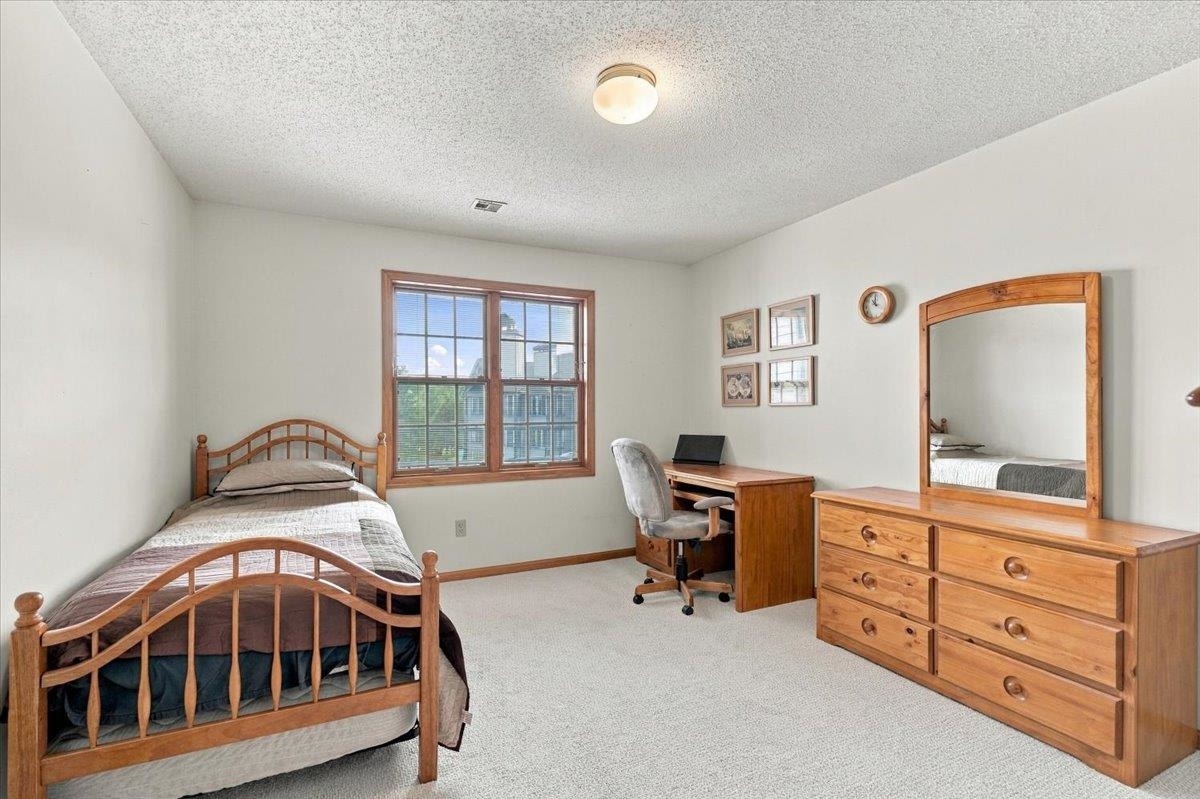 5383 Mariners Cove Drive, #414, Westport, WI 53704
