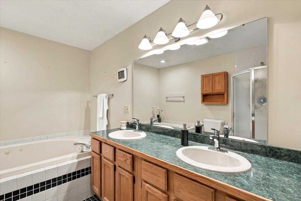 5383 Mariners Cove Drive, #414, Westport, WI 53704