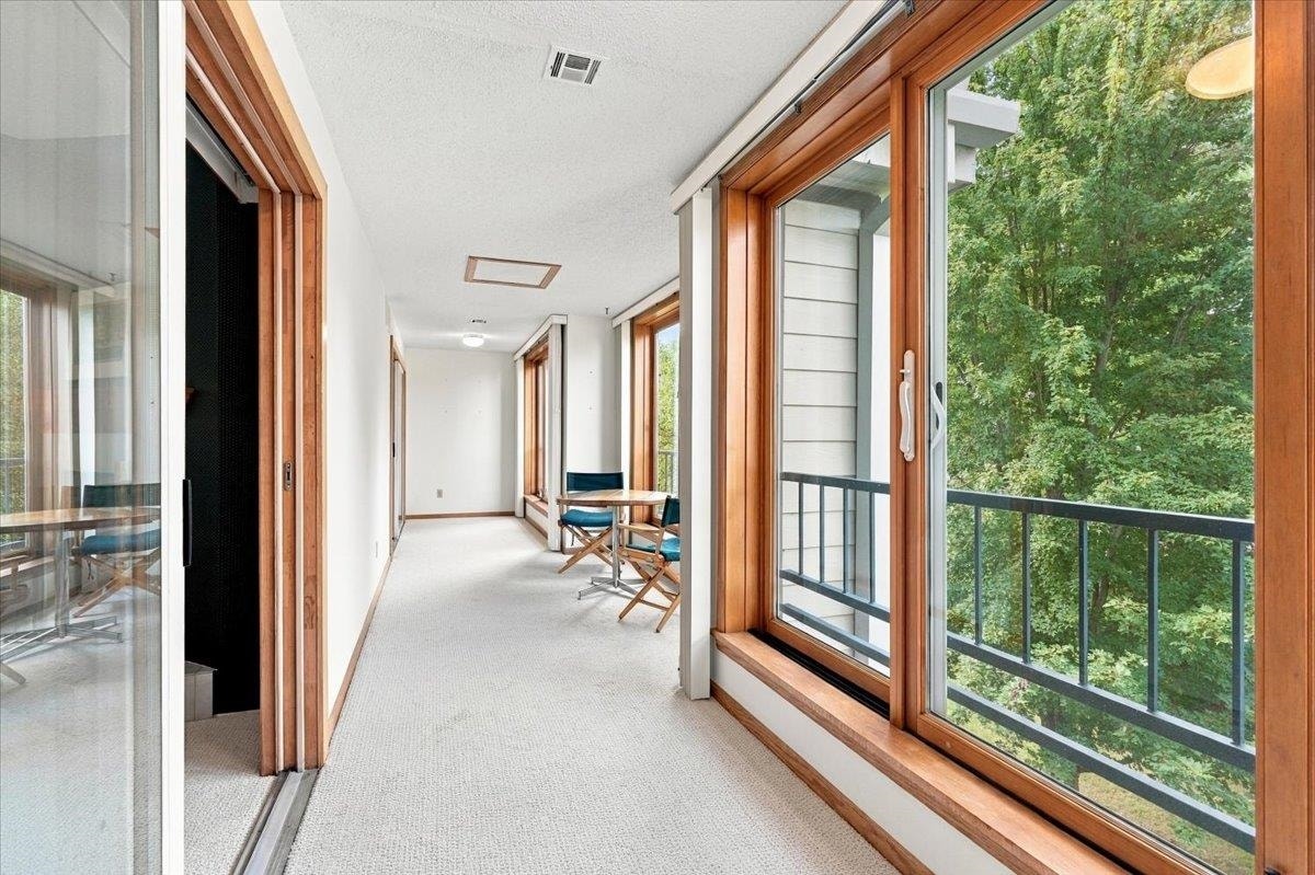 5383 Mariners Cove Drive, #414, Westport, WI 53704