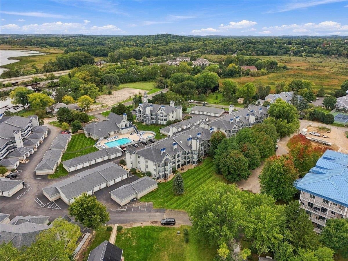 5383 Mariners Cove Drive, #414, Westport, WI 53704