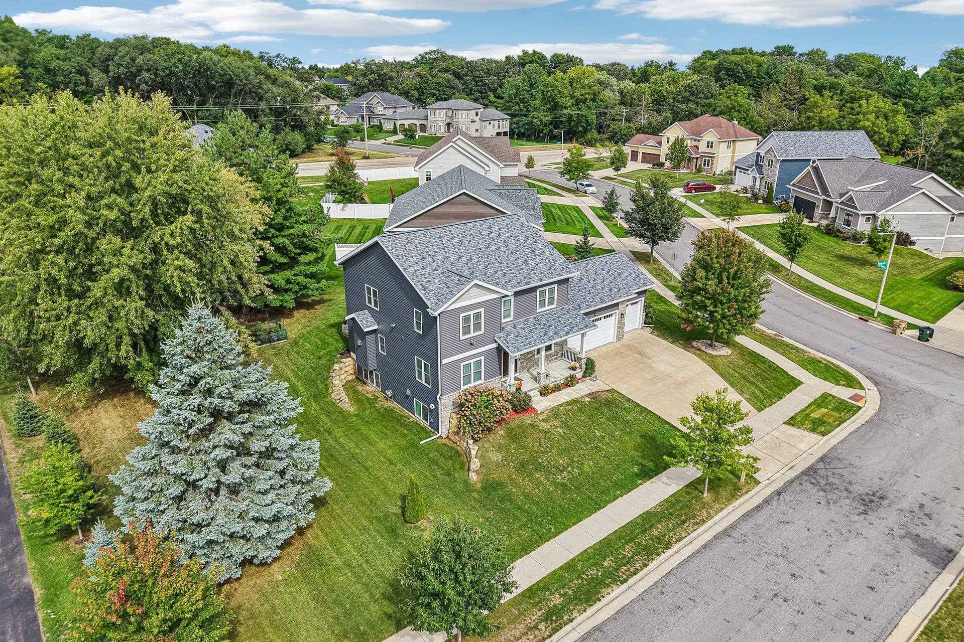 9902 Peach Leaf Lane, Madison, WI 53562