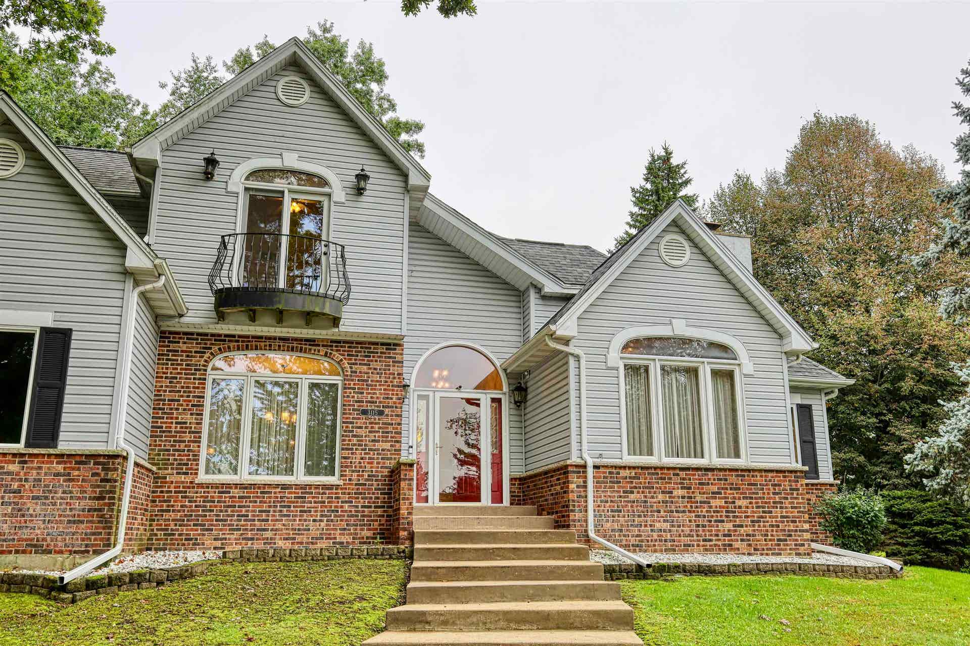 3115 Hawks Haven Trail, Bristol, WI 53532