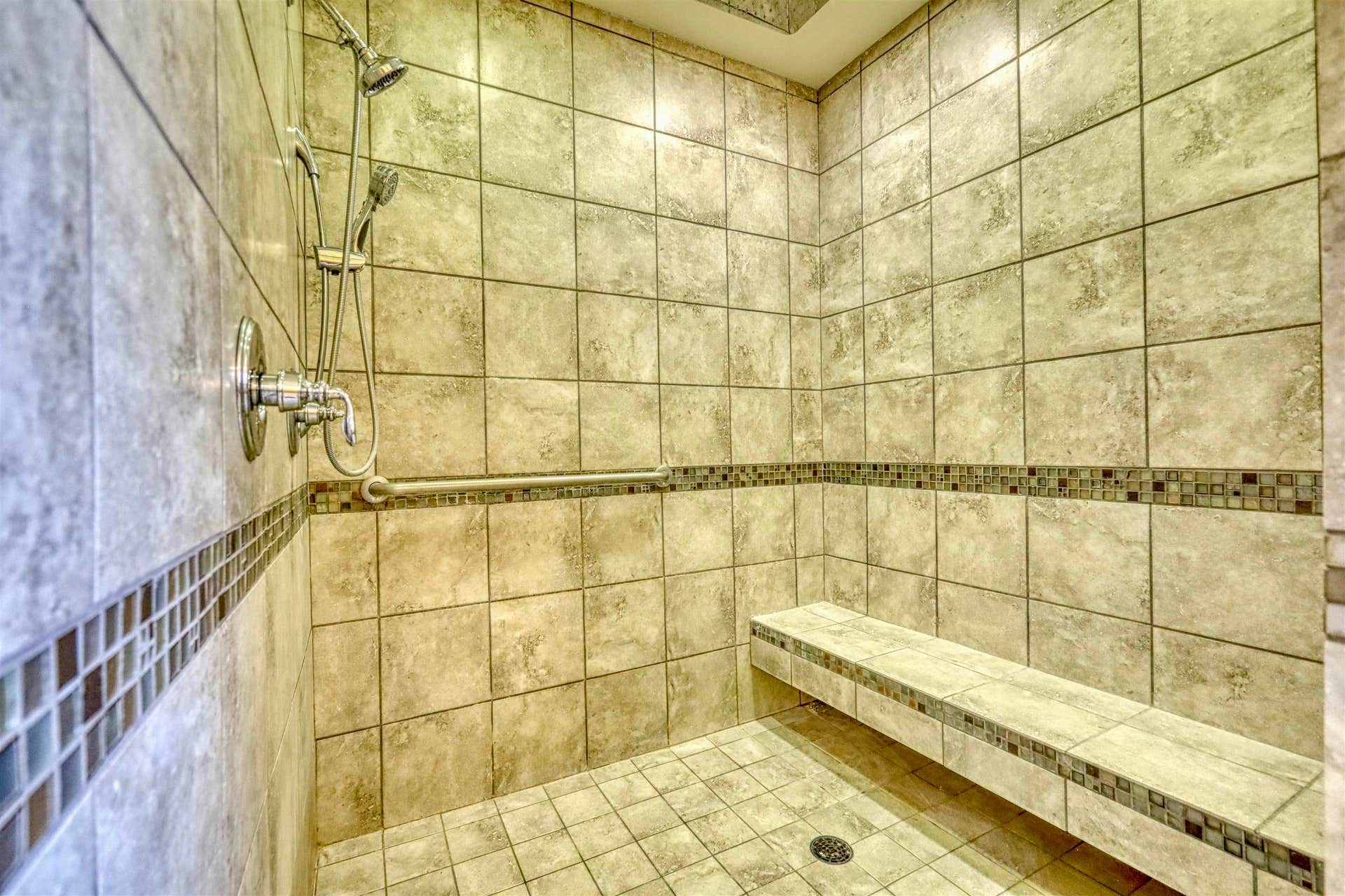 3115 Hawks Haven Trail, Bristol, WI 53532