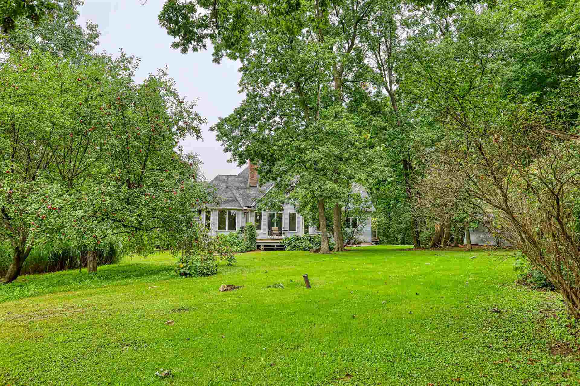 3115 Hawks Haven Trail, Bristol, WI 53532